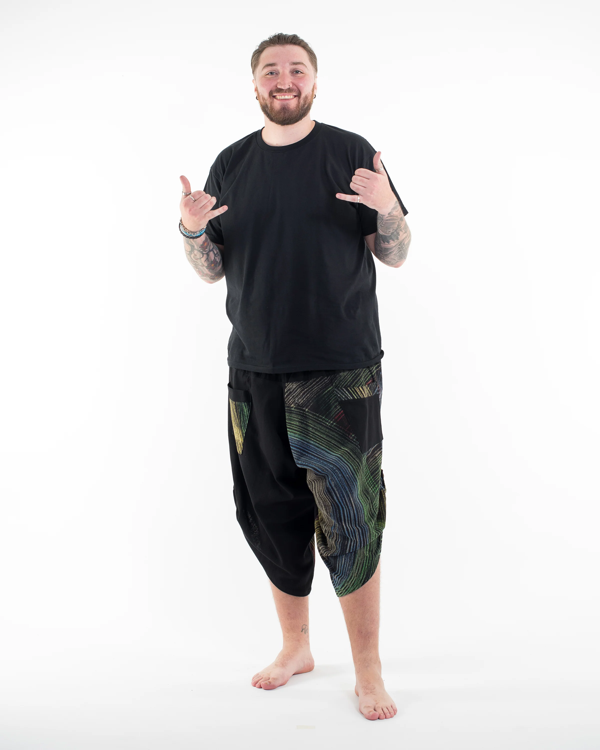 1082-Plus-Size-Two-Tone-Rainbow-Prints-Men-s-Three-Quarter-Pants-in-Black-5.webp Plus Size Two Tone Rainbow Prints Men's Three Quarter Pants in Black