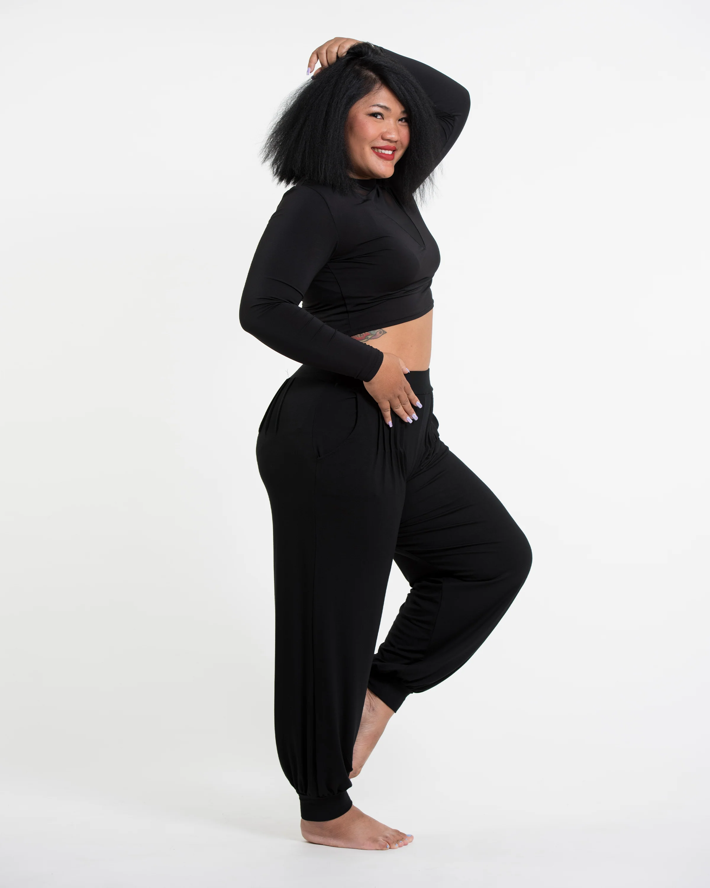 1338-Plus-Size-Cotton-Women-Harem-Pants-in-Solid-Black-3.webp Plus Size Cotton Women Harem Pants in Solid Black