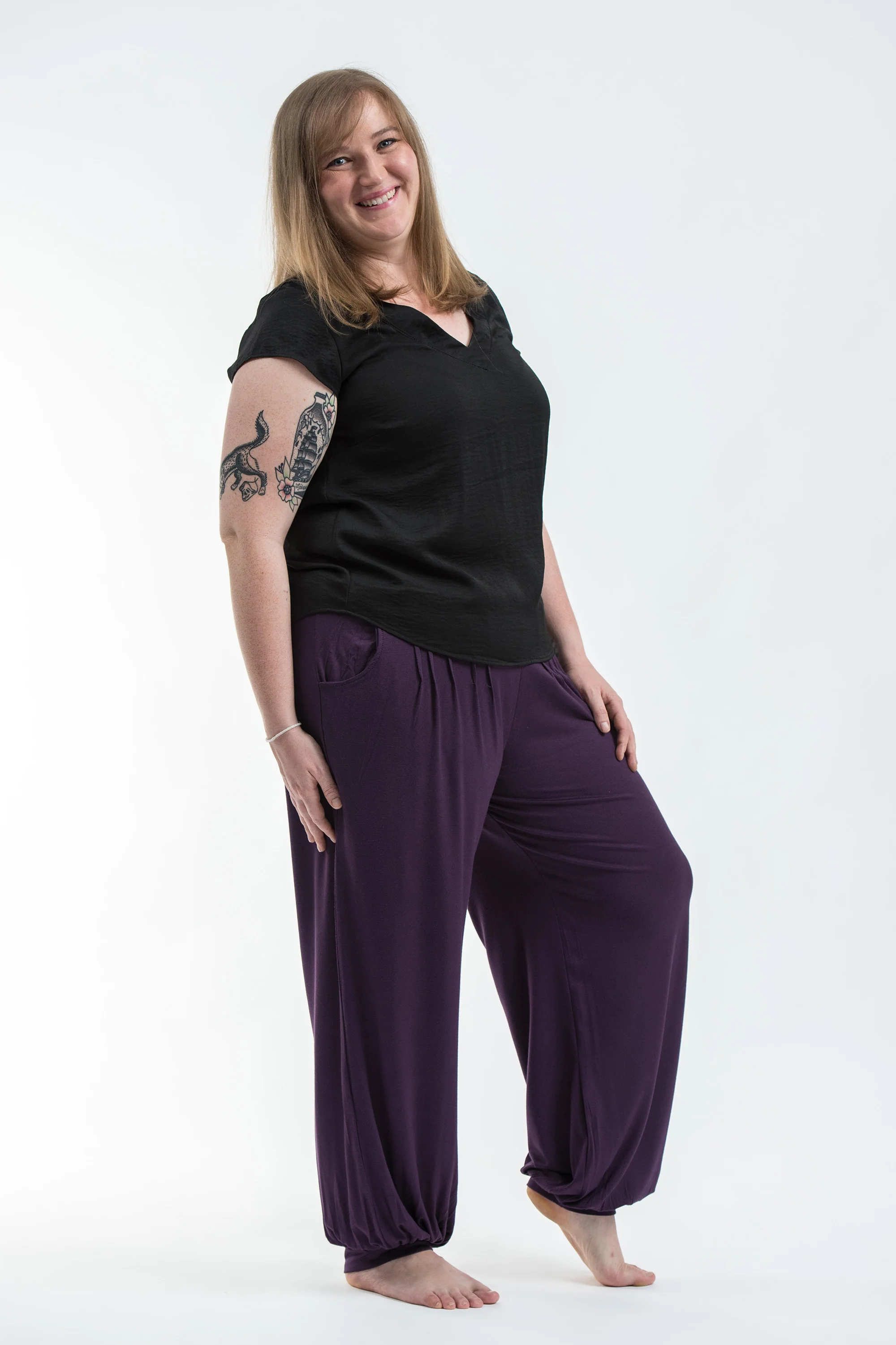 1418-Plus-Size-Cotton-Women-Harem-Pants-in-Solid-Purple-3.webp Plus Size Cotton Women Harem Pants in Solid Purple