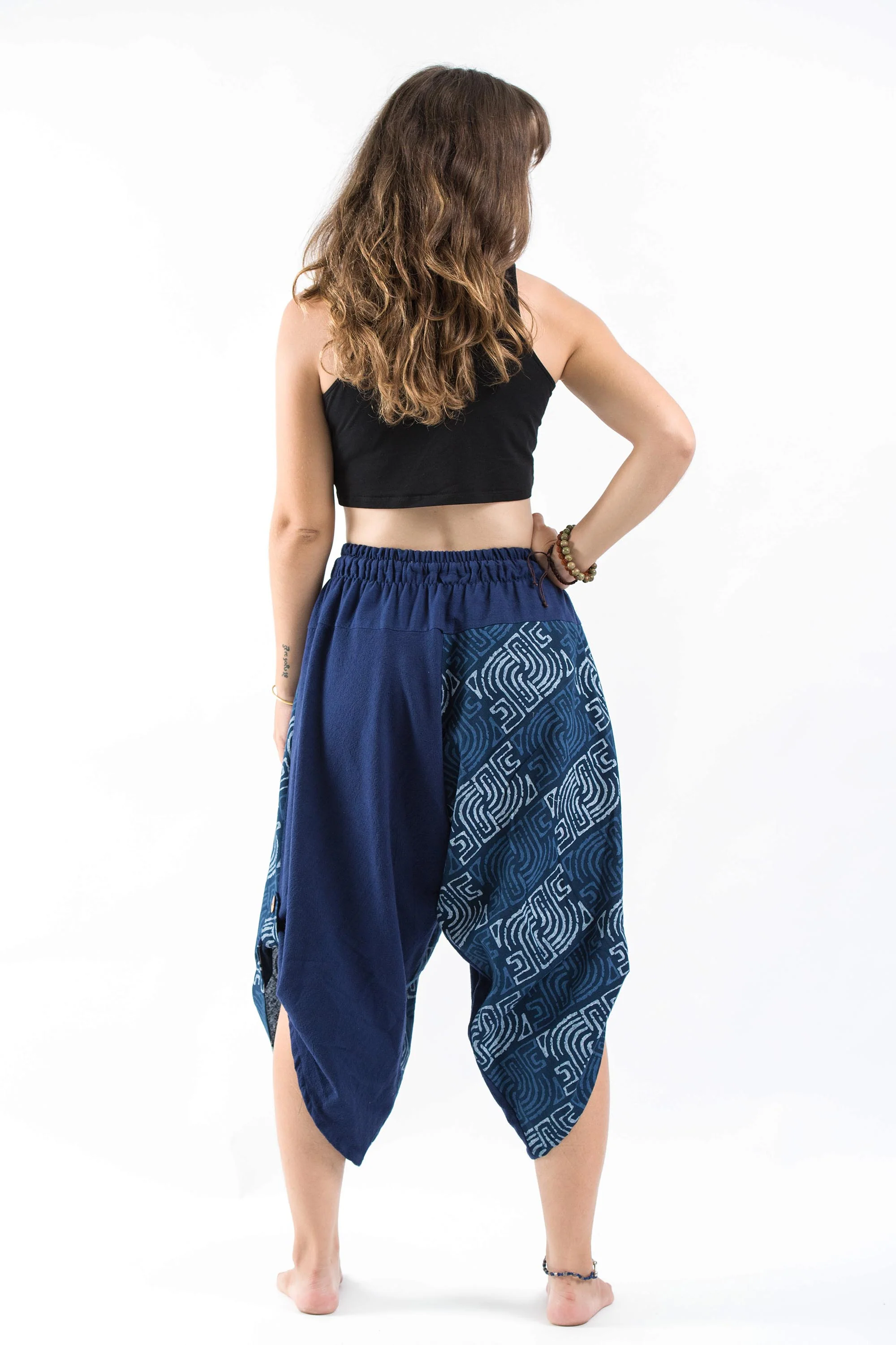 1477-Two-Tone-Maze-Prints-Women-s-Three-Quarter-Pants-in-Blue-4.webp Two Tone Maze Prints Women's Three Quarter Pants in Blue