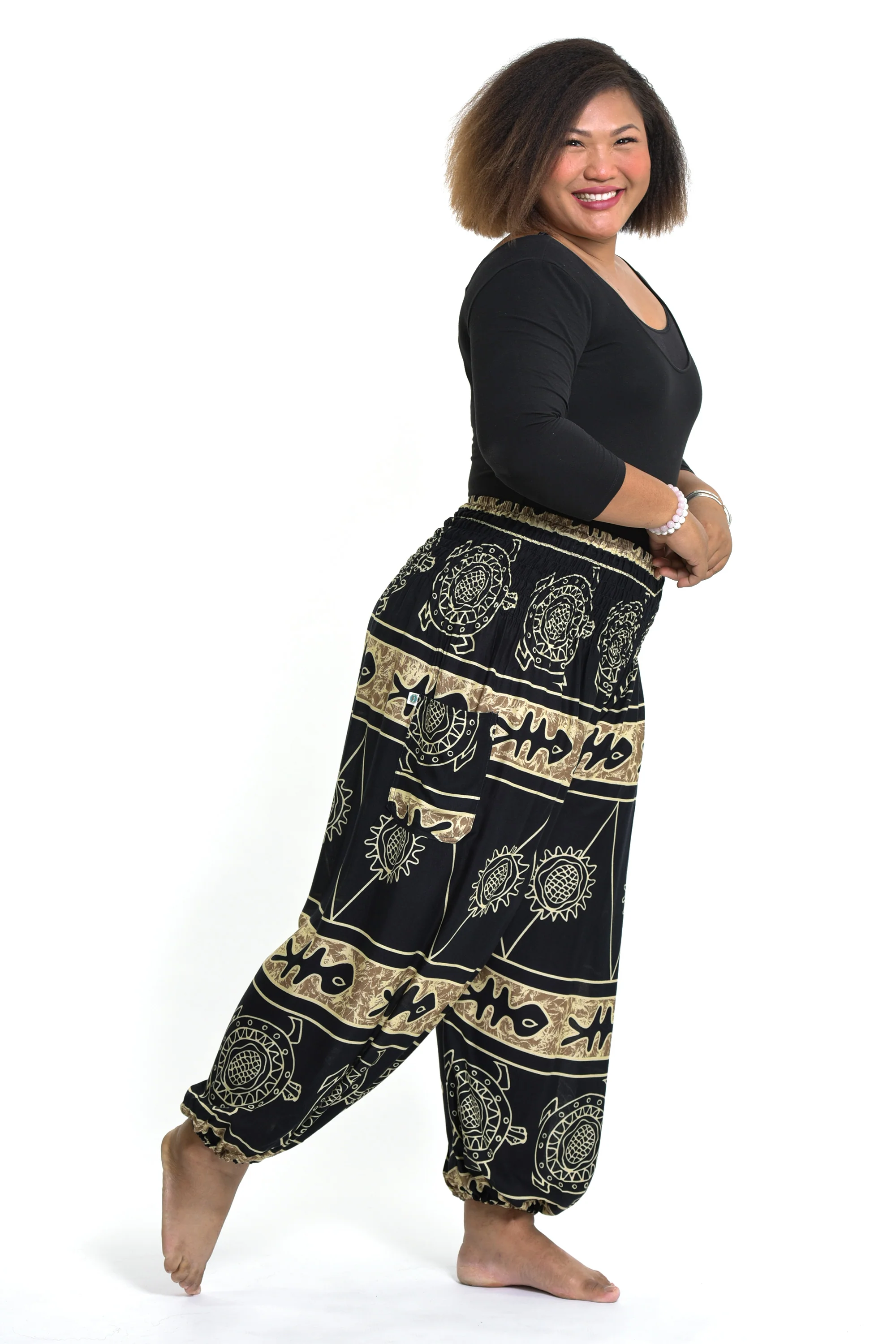 1485-Plus-Size-Turtle-Print-Women-s-Harem-Pants-in-Gold-4.webp Plus Size Turtle Print Women's Harem Pants in Gold