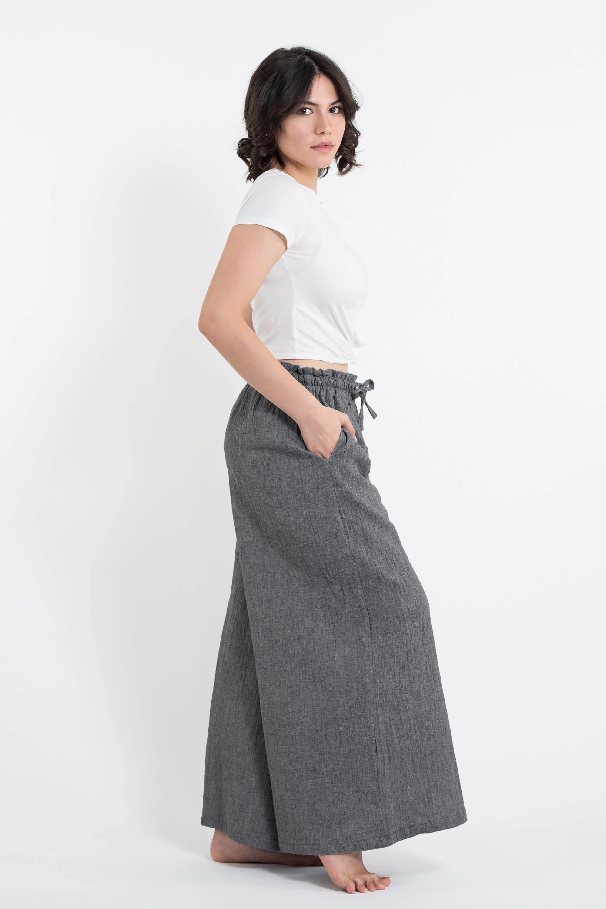 1613-Women-s-Linen-Cotton-Blend-Palazzo-Pants-in-Black-3.webp Women's Linen Cotton Blend Palazzo Pants in Black