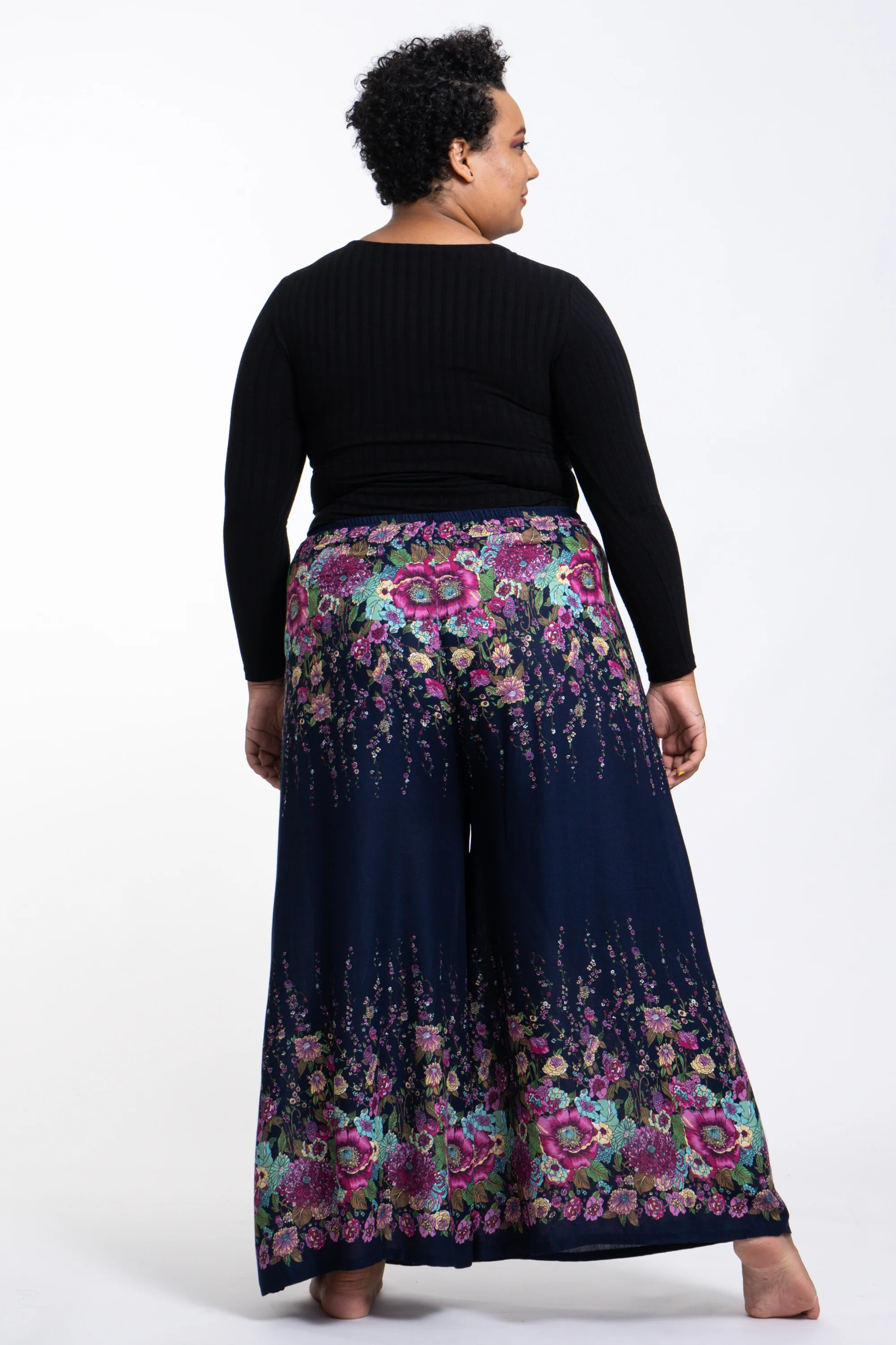 1615-Plus-Size-Floral-Palazzo-Style-Harem-Pants-in-Blue-4.webp Plus Size Floral Palazzo Style Harem Pants in Blue