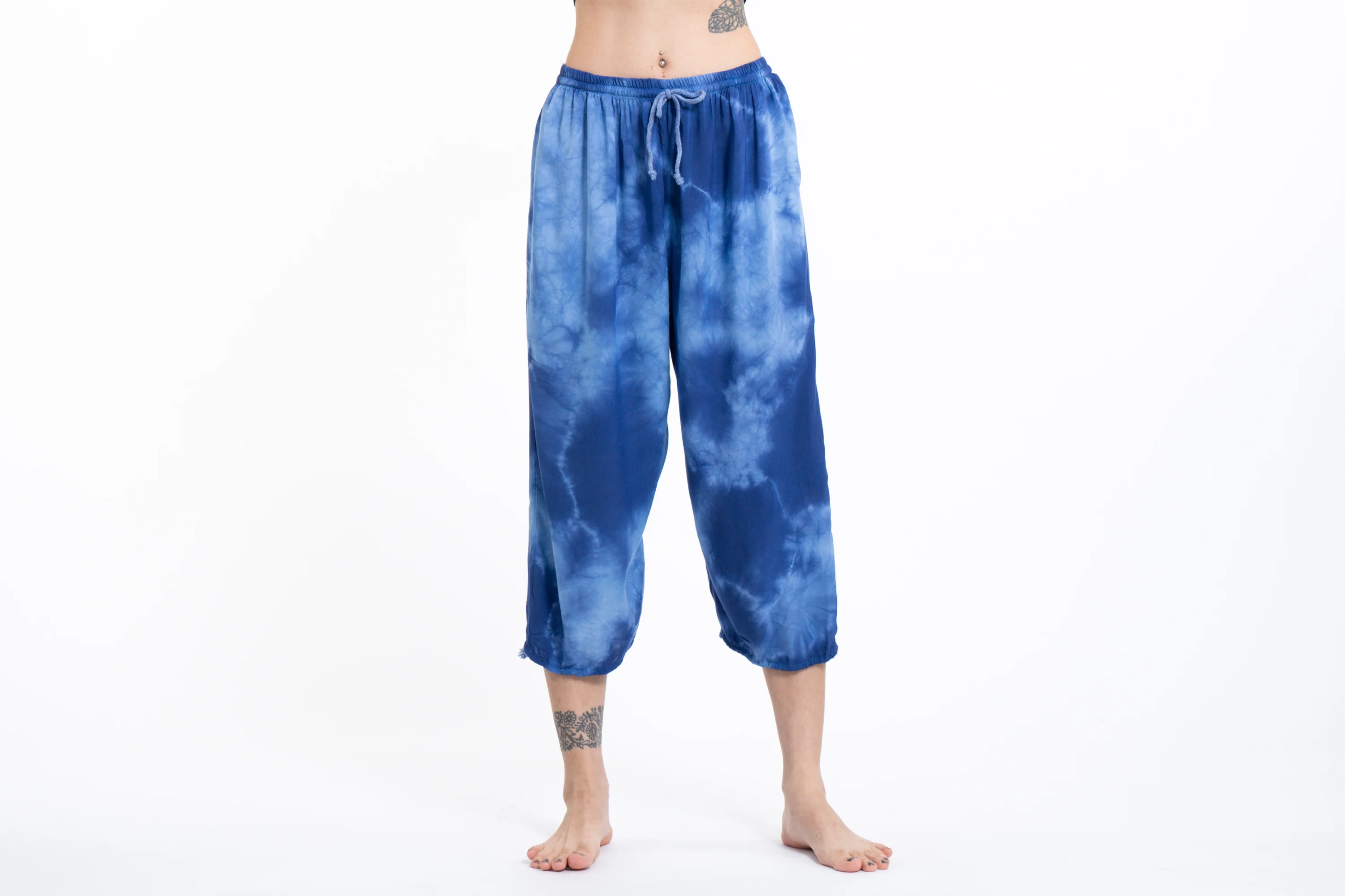 Women's Tie Dye Drawstring Yoga Massage Cropped Pants in Blue