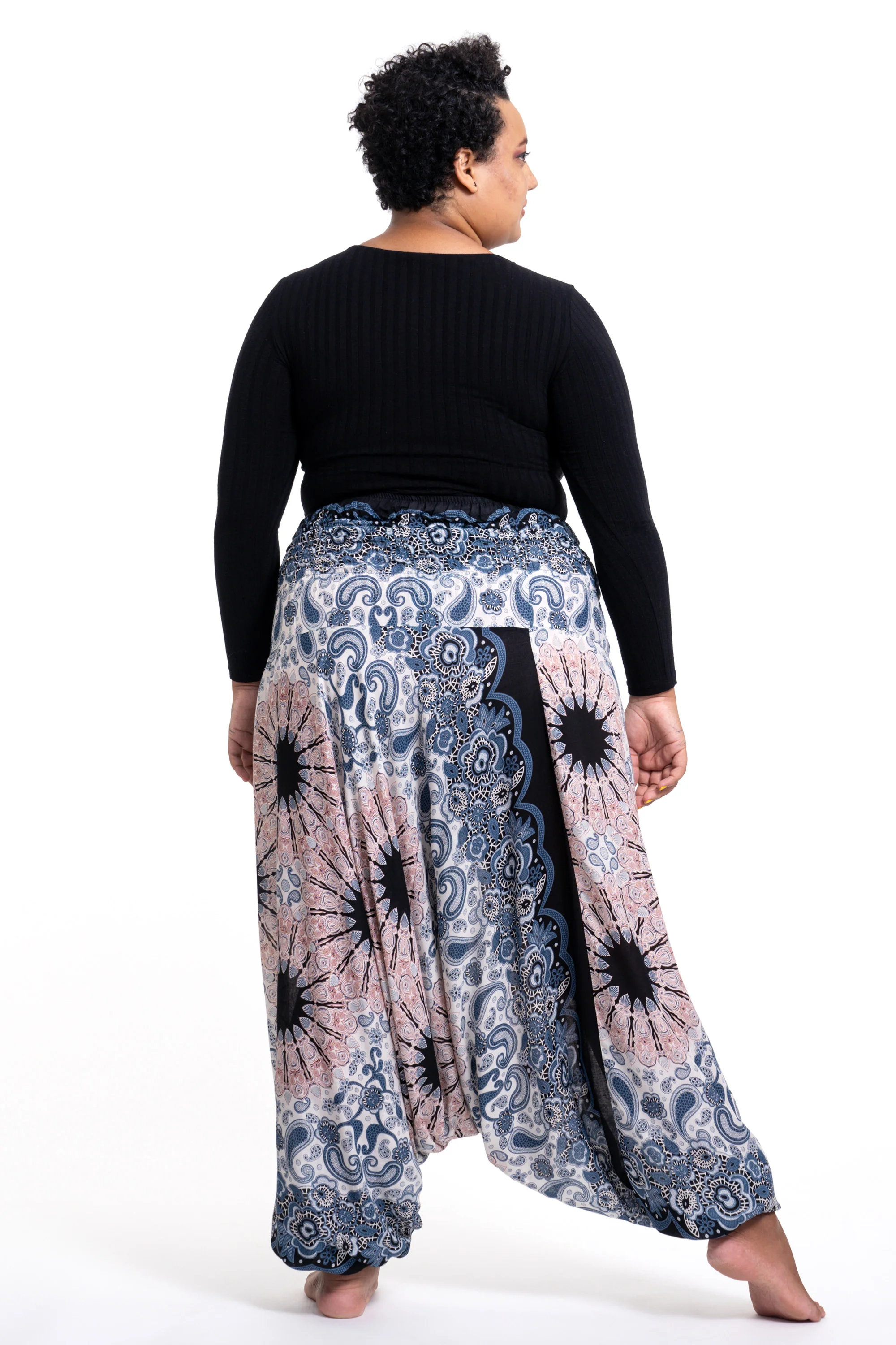 1719-Plus-Size-Paisley-Mandalas-2-in-1-Jumpsuit-Harem-Pants-in-Silver-Gray-4.webp Plus Size Paisley Mandalas 2-in-1 Jumpsuit Harem Pants in Silver Gray