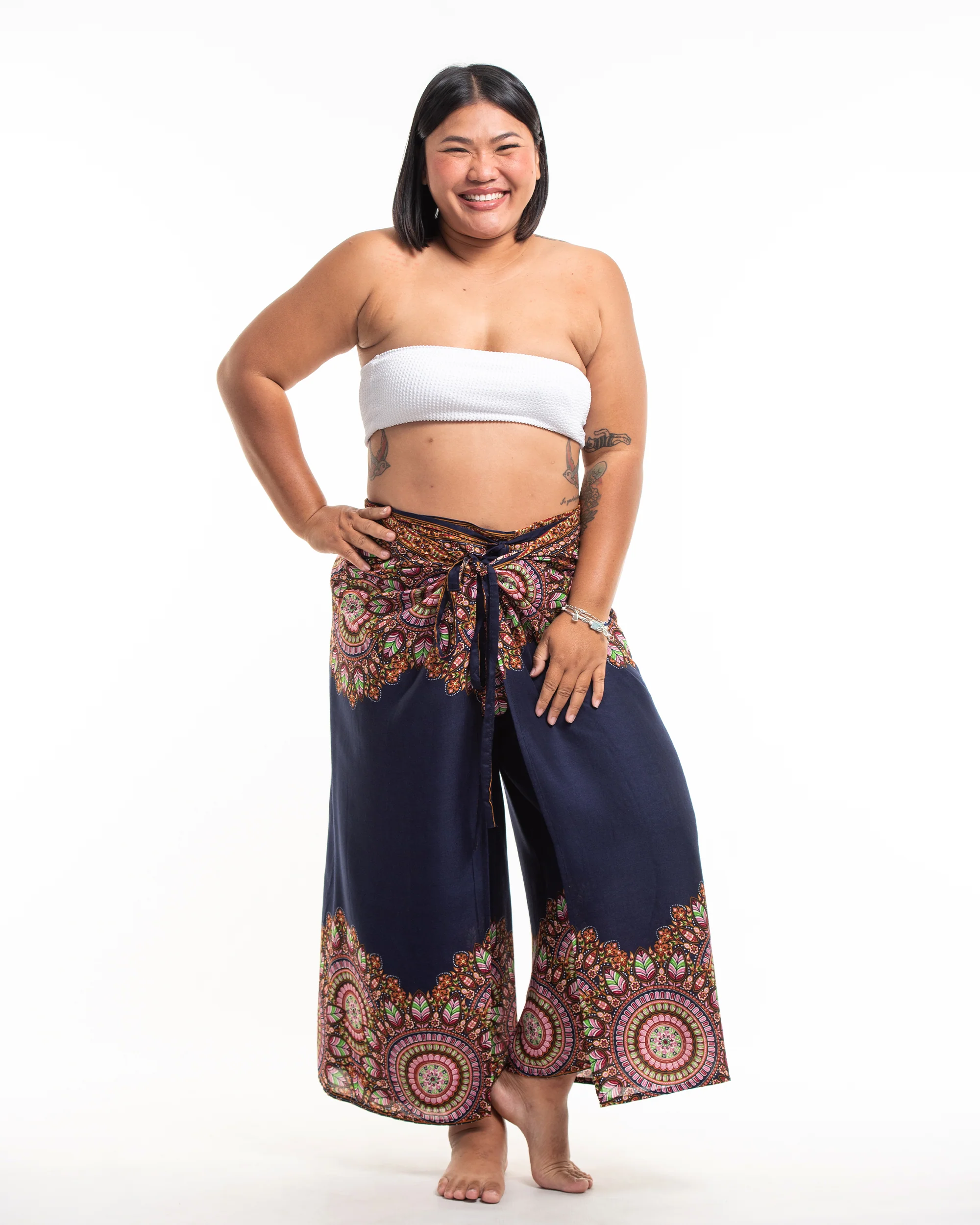 1823-Plus-Size-Feather-Mandalas-Wrap-Palazzo-Style-Harem-Pants-in-Navy-5.webp Plus Size Feather Mandalas Wrap Palazzo Style Harem Pants in Navy