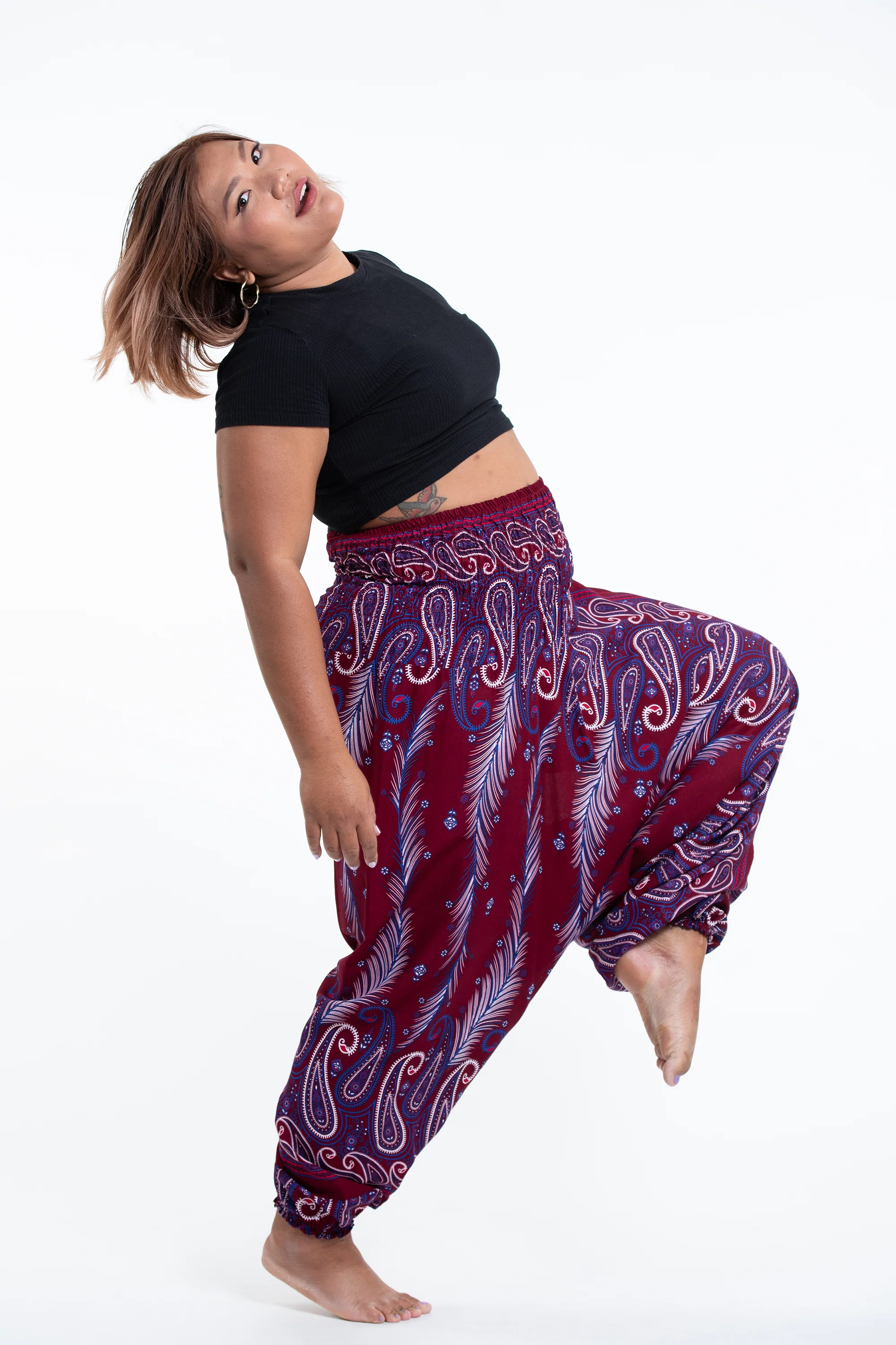1830-Plus-Size-Paisley-Feathers-2-in-1-Jumpsuit-Harem-Pants-in-Red-3.webp Plus Size Paisley Feathers 2-in-1 Jumpsuit Harem Pants in Red