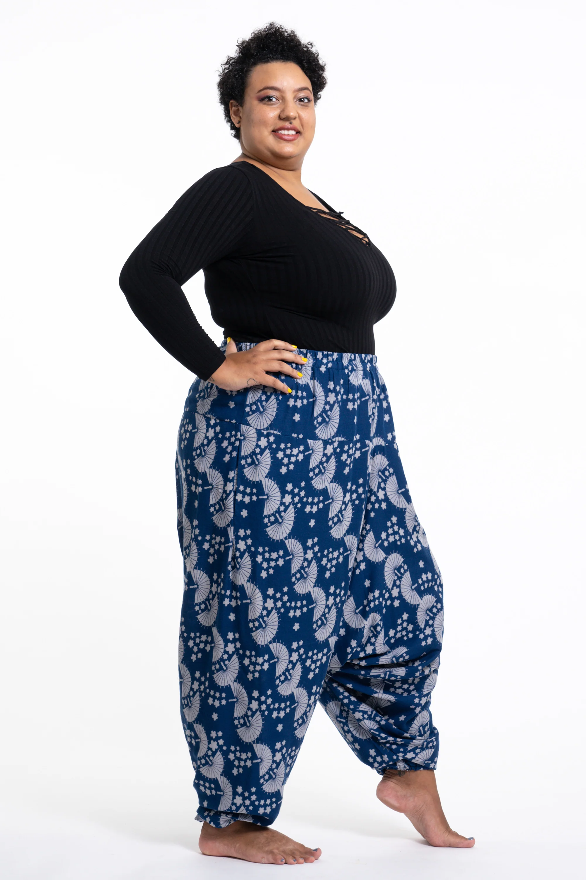 1831-Plus-Size-Fan-Prints-Women-s-Low-Cut-Cotton-Harem-Pants-in-Indigo-3.webp Plus Size Fan Prints Women's Low Cut Cotton Harem Pants in Indigo