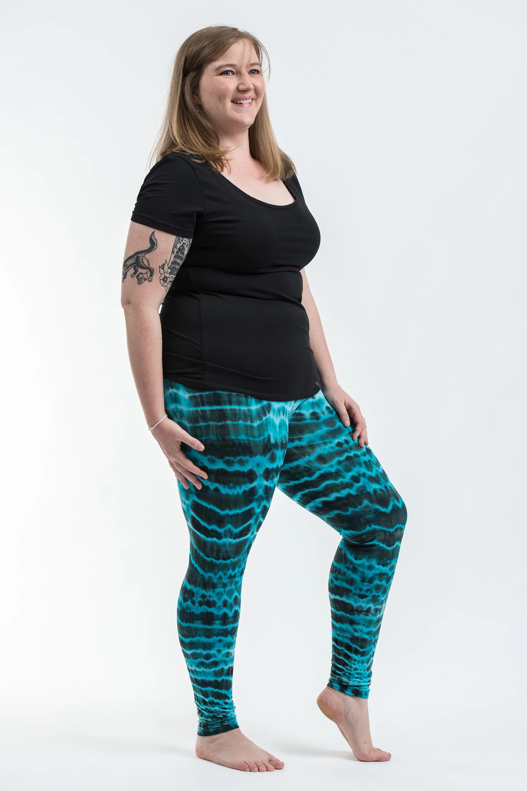1921-Plus-Size-Melting-Stripes-Tie-Dye-Cotton-Leggings-in-Turquoise-3.webp Plus Size Melting Stripes Tie Dye Cotton Leggings in Turquoise