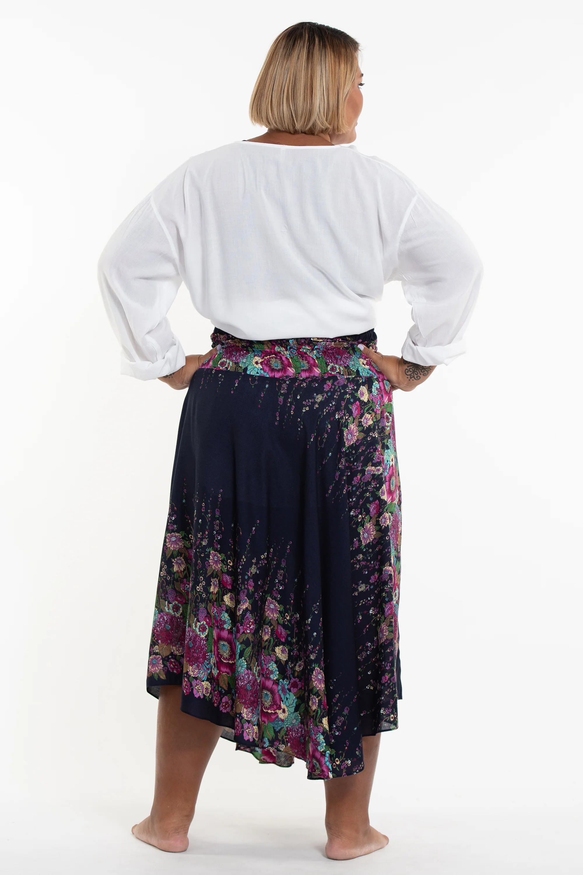 1926-Plus-Size-Floral-Handkerchief-Midi-Skirt-in-Blue-4.webp Plus Size Floral Handkerchief Midi Skirt in Blue