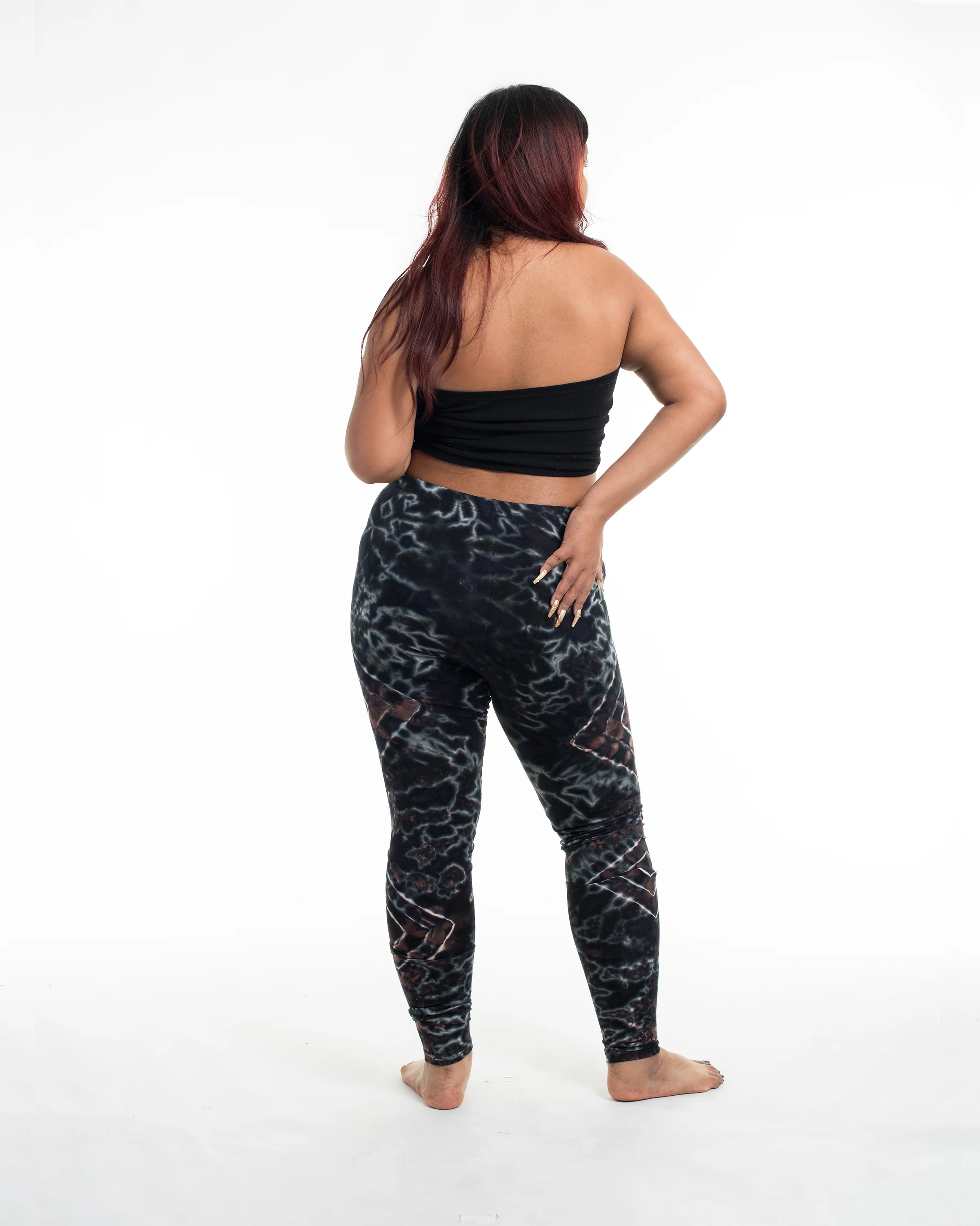 1929-Plus-Size-Diamond-Tie-Dye-Cotton-Leggings-in-Dark-Brown-4.webp Plus Size Diamond Tie Dye Cotton Leggings in Dark Brown