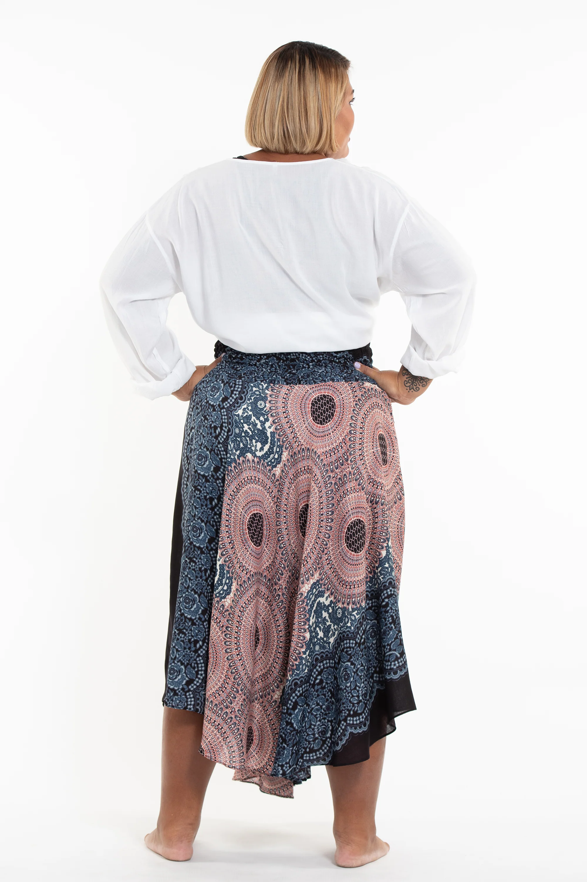 1932-Plus-Size-Geometric-Mandalas-Handkerchief-Midi-Skirt-in-Silver-Gray-4.webp Plus Size Geometric Mandalas Handkerchief Midi Skirt in Silver Gray