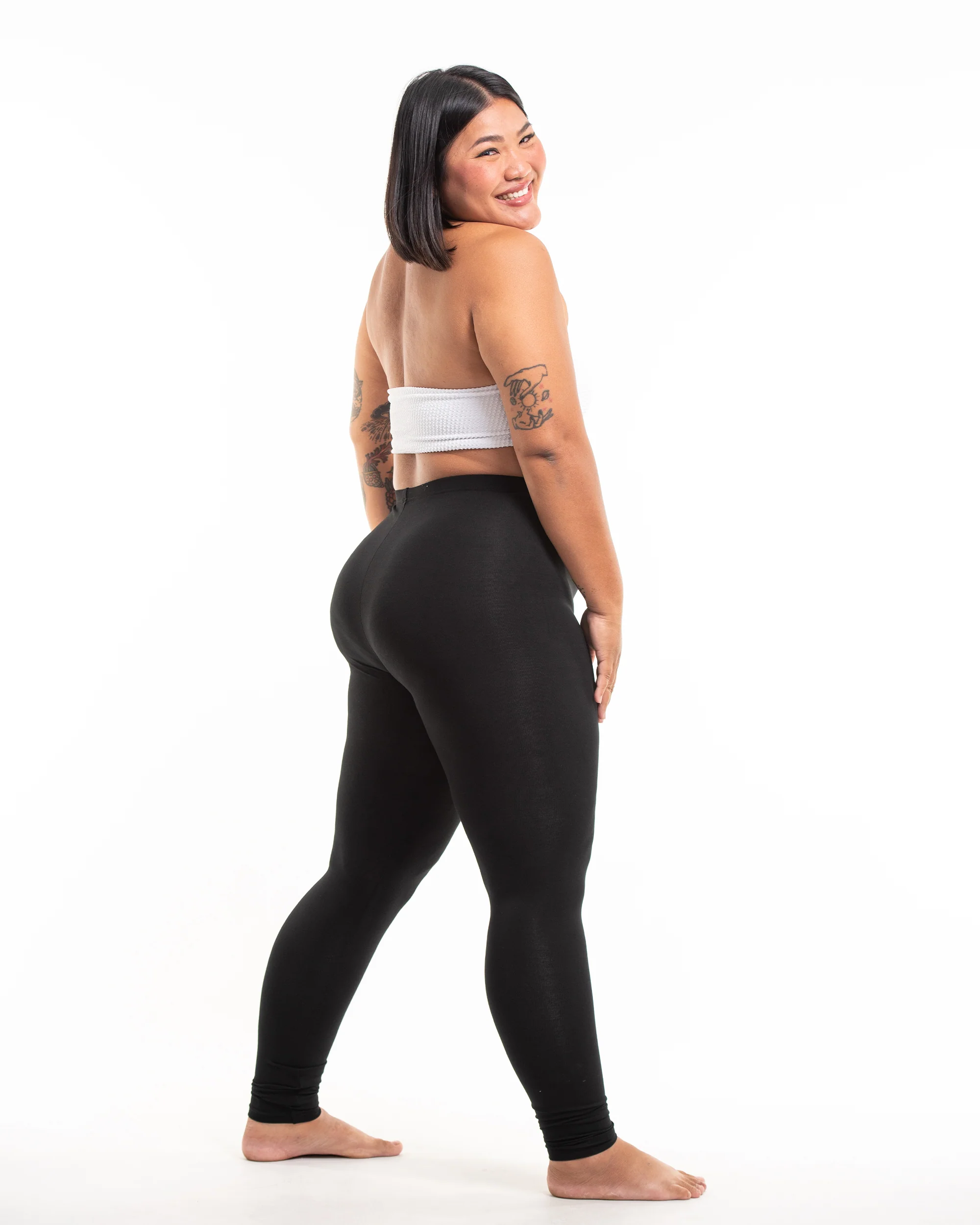 1933-Plus-Size-Solid-Color-Leggings-in-Black-3.webp Plus Size Solid Color Leggings in Black