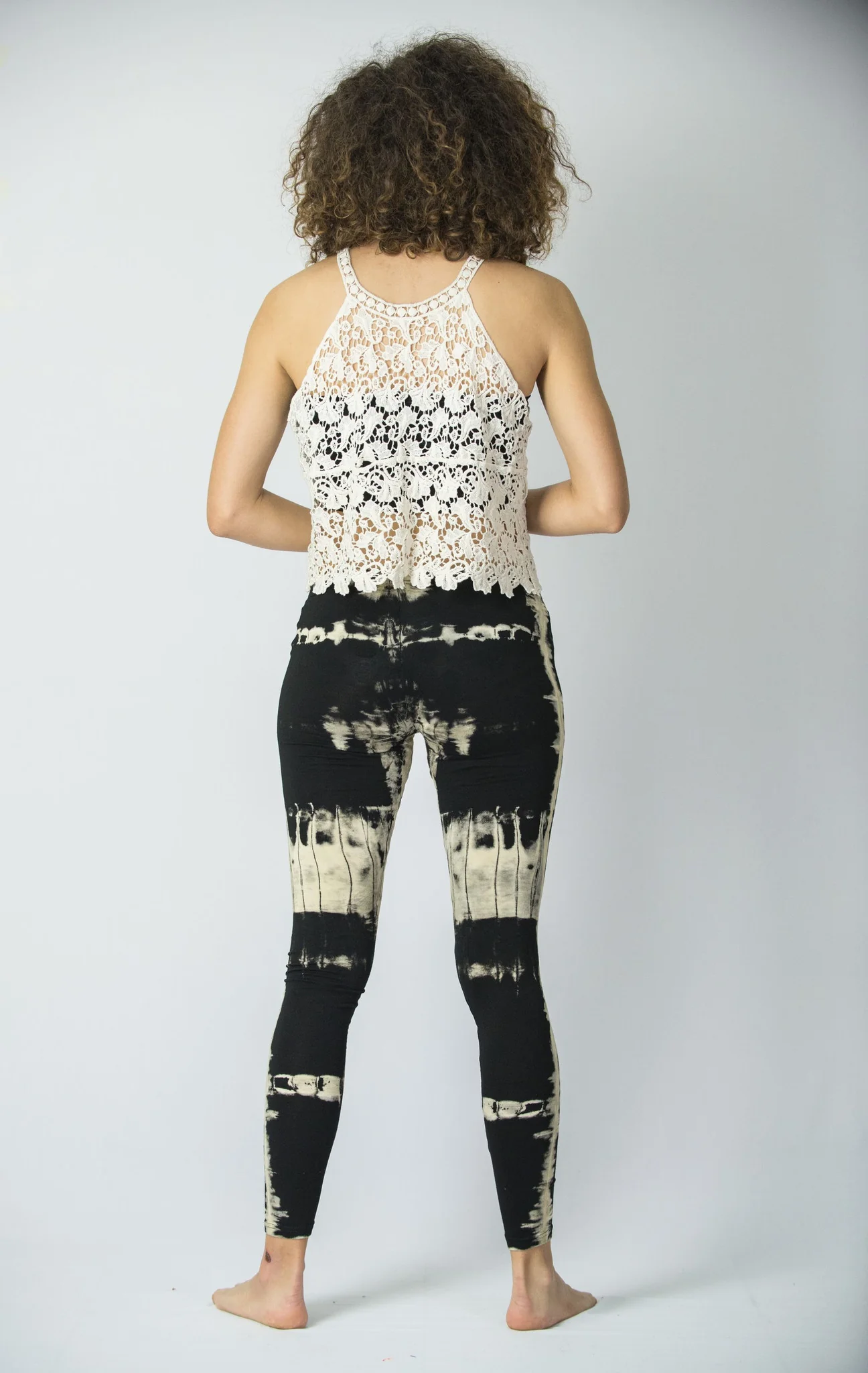 1985-Patch-Dye-Tie-Dye-Cotton-Leggings-in-Black-White-4.webp Patch Dye Tie Dye Cotton Leggings in Black/White