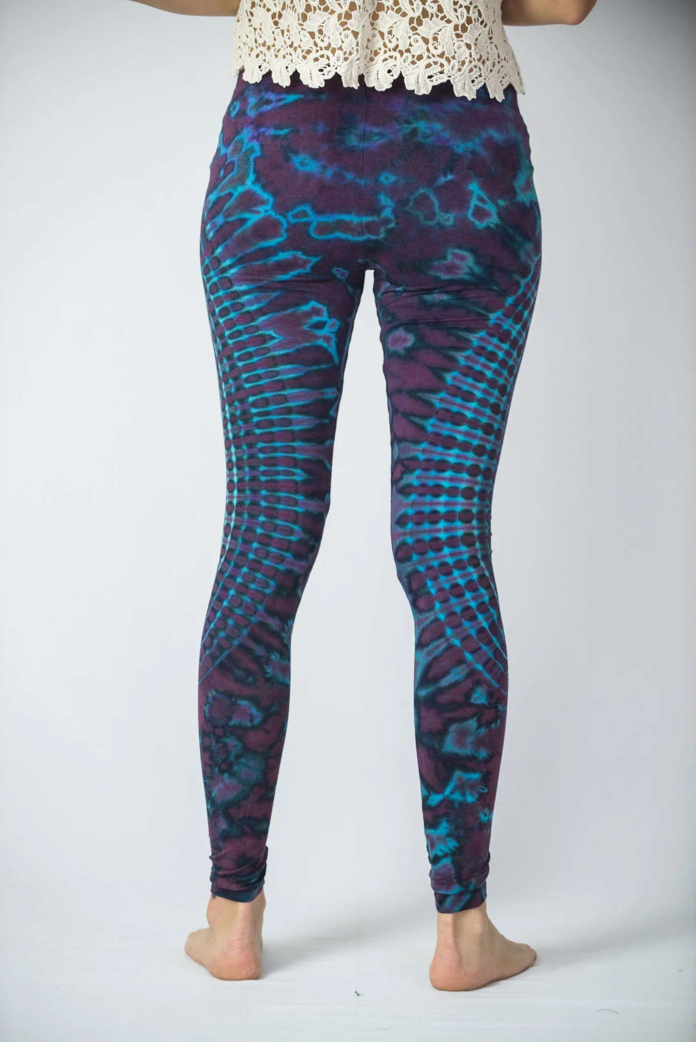 1990-Oval-Swirls-Tie-Dye-Cotton-Leggings-in-Indigo-4.webp Oval Swirls Tie Dye Cotton Leggings in Indigo