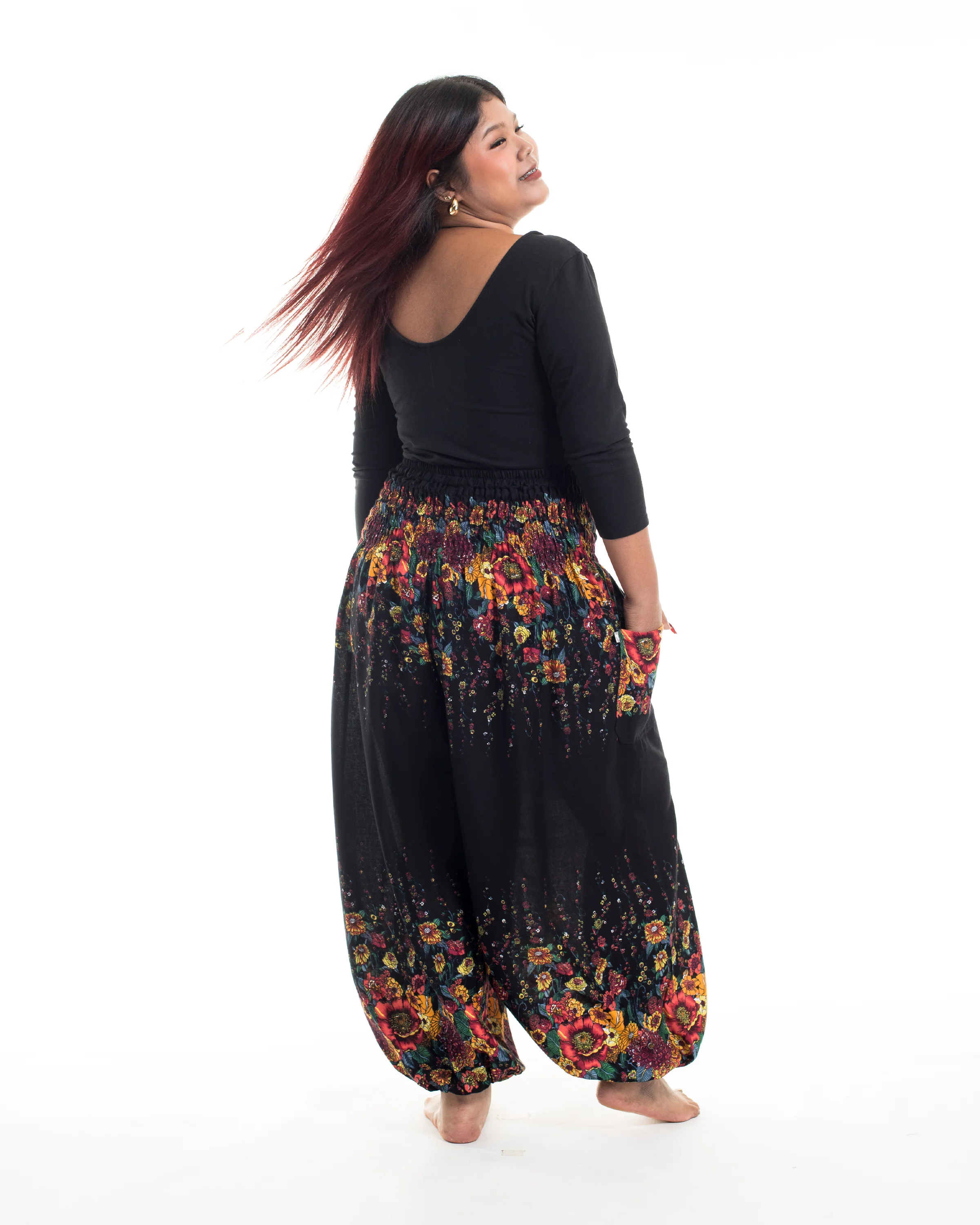 2389-Plus-Size-Floral-Women-s-Harem-Pants-in-Black-4.webp Plus Size Floral Women's Harem Pants in Black