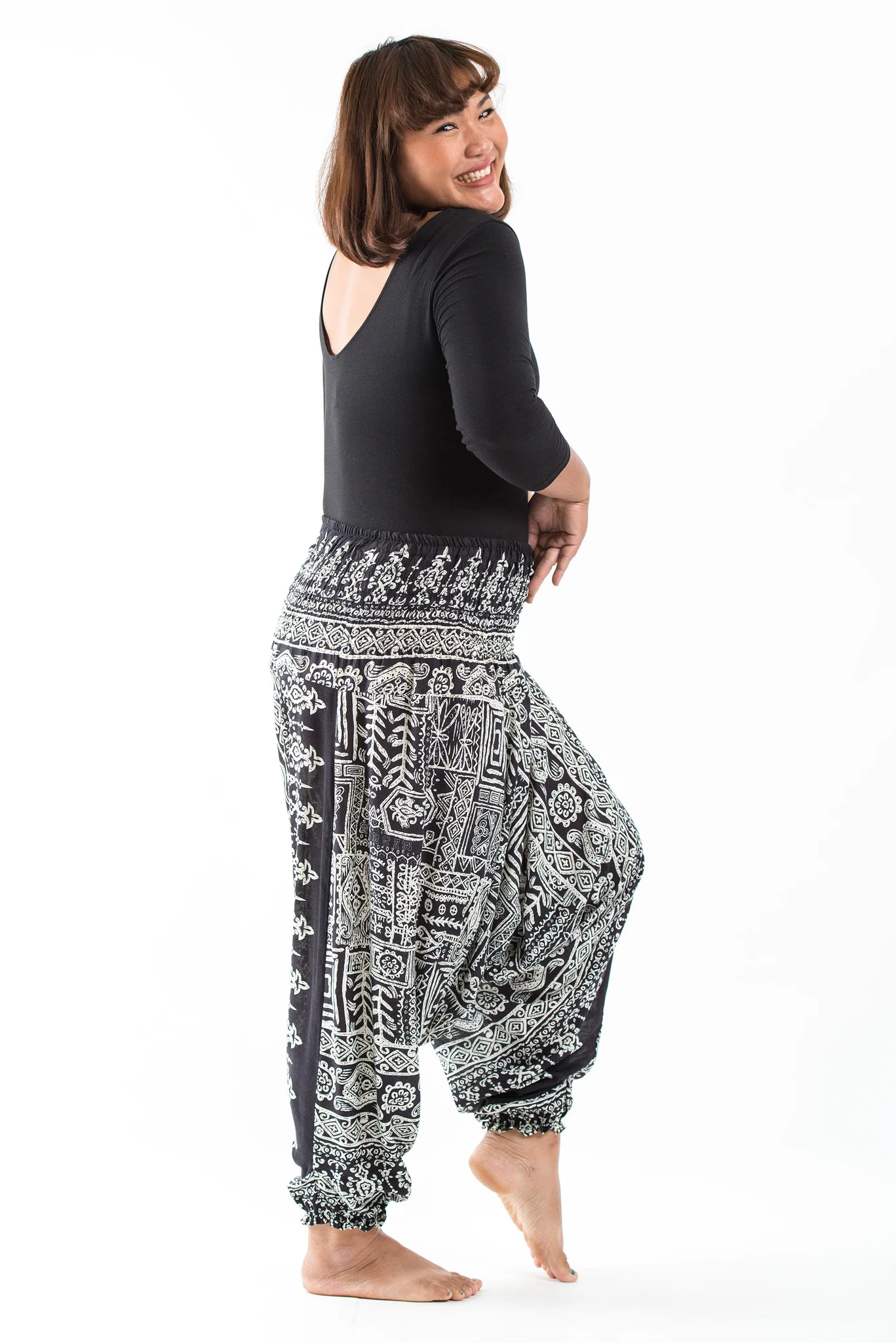2415-Plus-Size-Tribal-Prints-2-in-1-Jumpsuit-Harem-Pants-in-Black-3.webp Plus Size Tribal Prints 2-in-1 Jumpsuit Harem Pants in Black