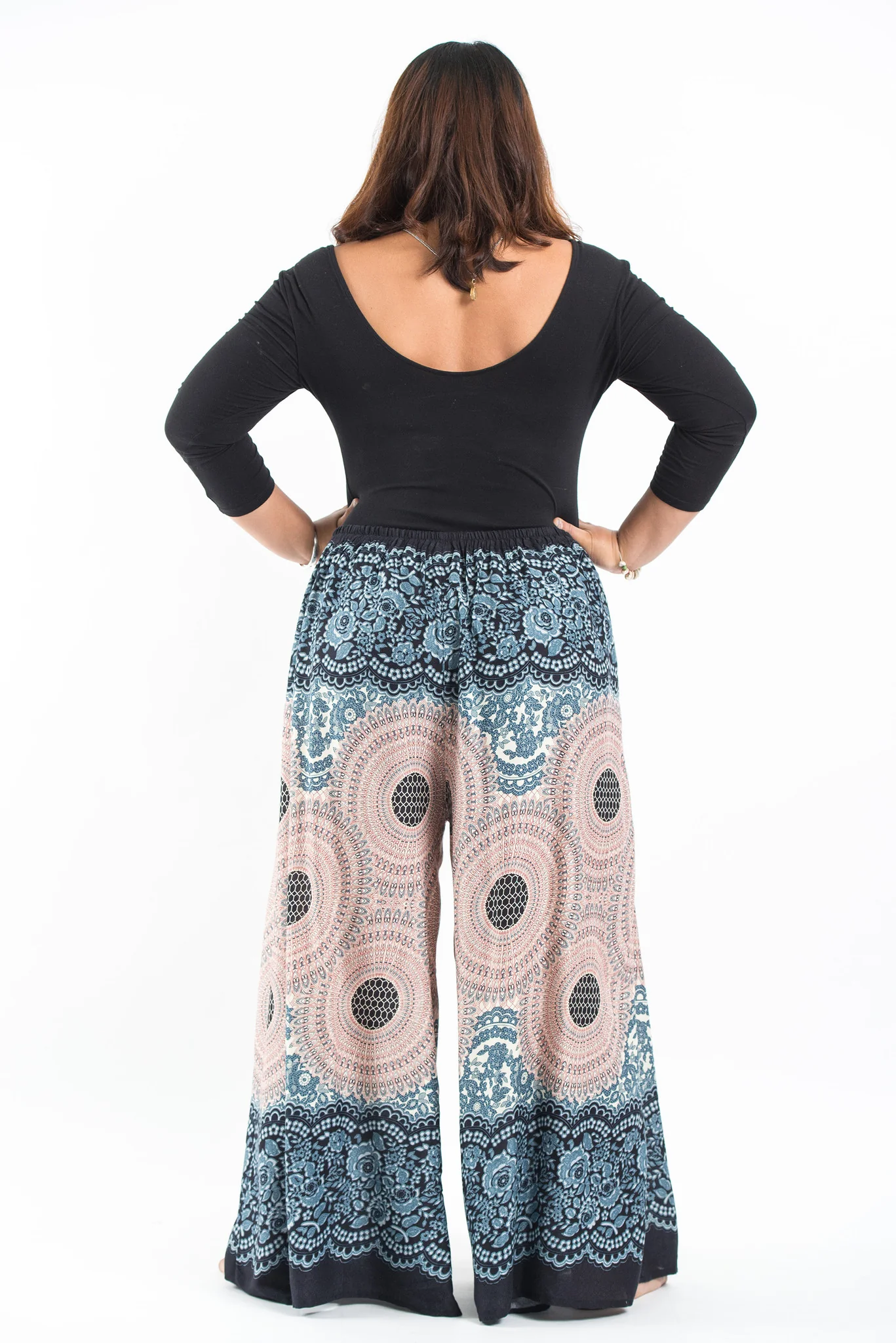 2429-Plus-Size-Geometric-Mandalas-Palazzo-Style-Harem-Pants-in-Silver-Gray-4.webp Plus Size Geometric Mandalas Palazzo Style Harem Pants in Silver Gray
