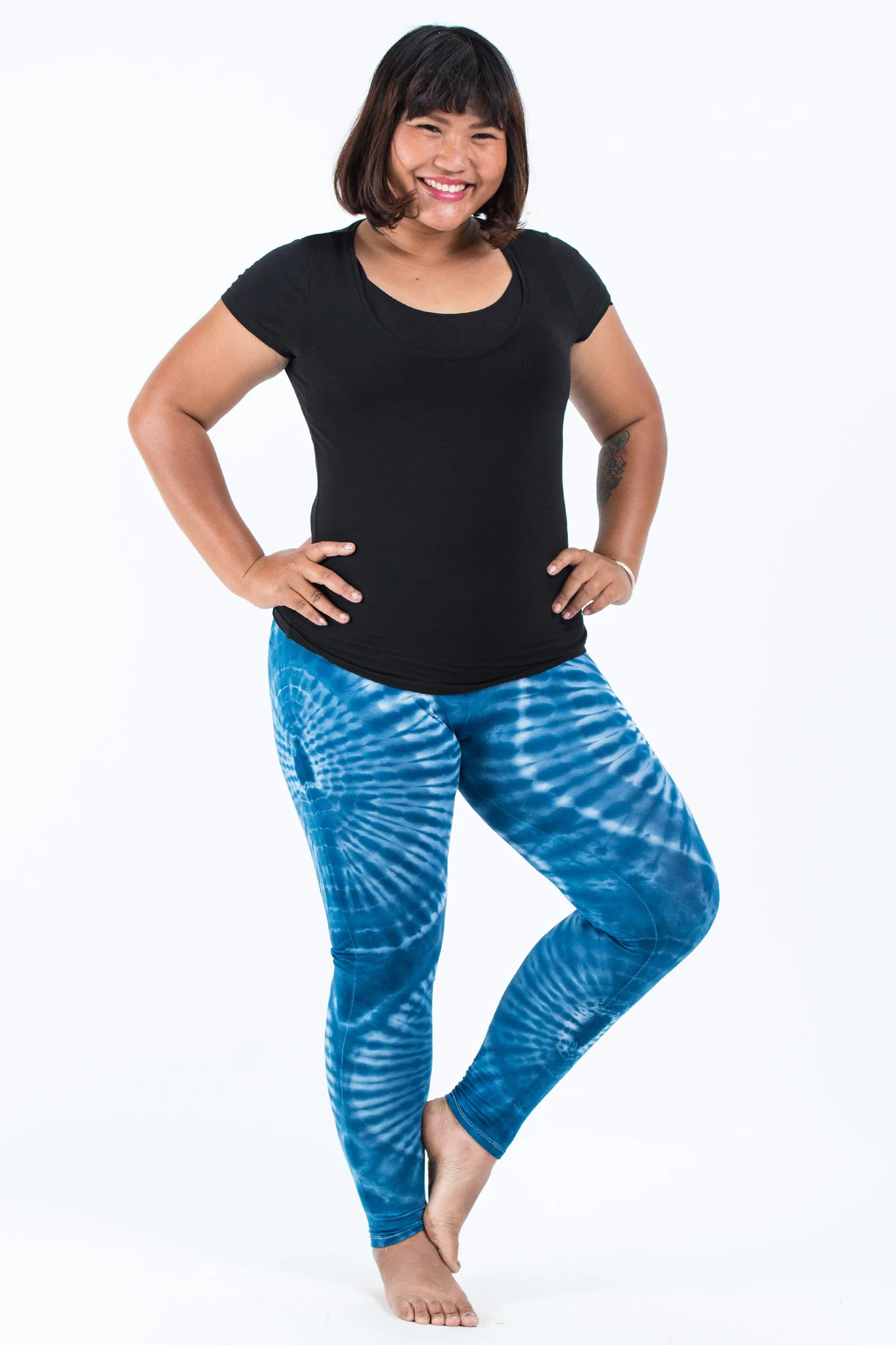 PLUS SIZE Tie Dye Leggings in White Blue