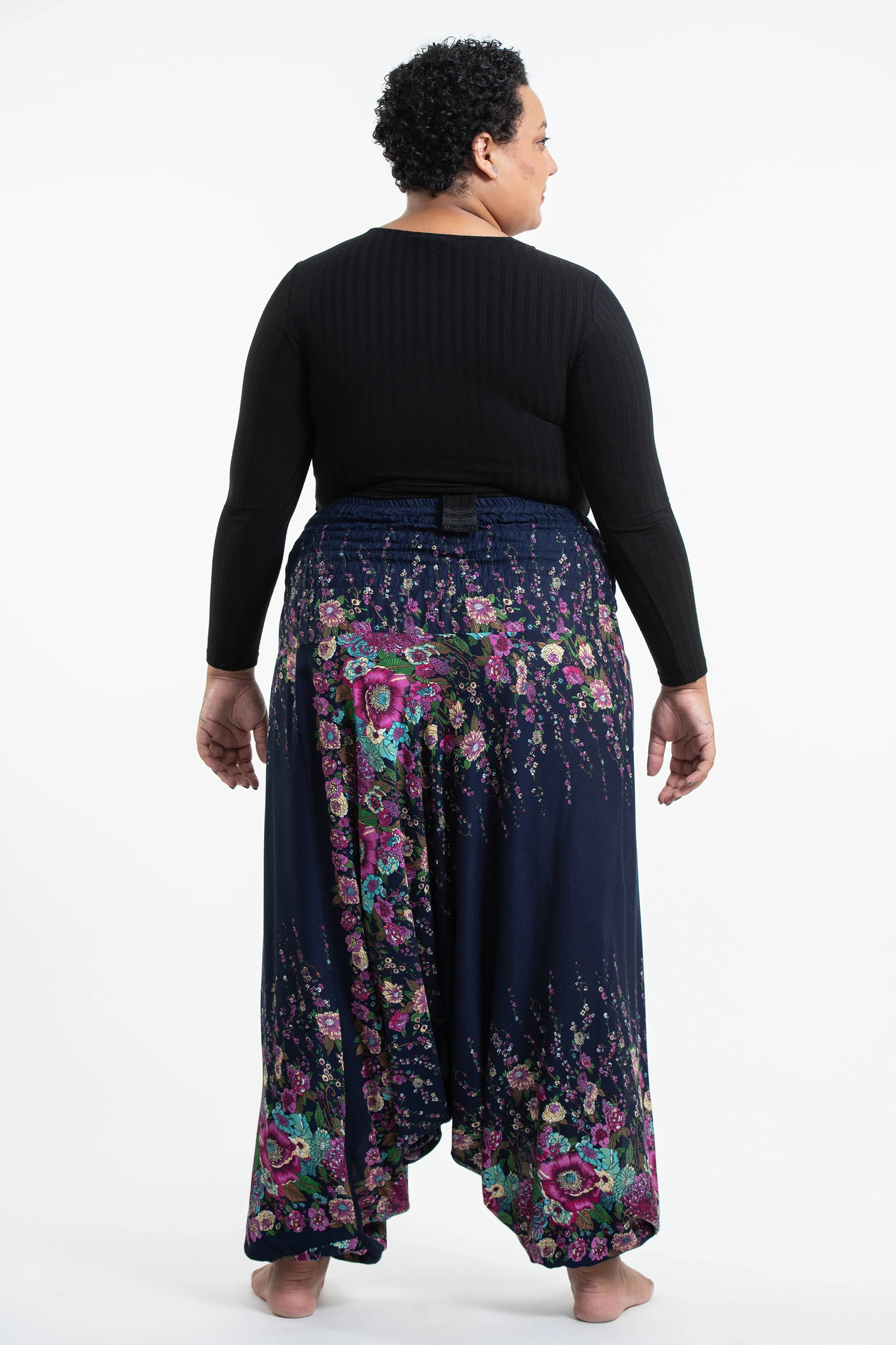 2588-Plus-Size-Floral-2-in-1-Jumpsuit-Harem-Pants-in-Blue-5.webp Plus Size Floral 2-in-1 Jumpsuit Harem Pants in Blue