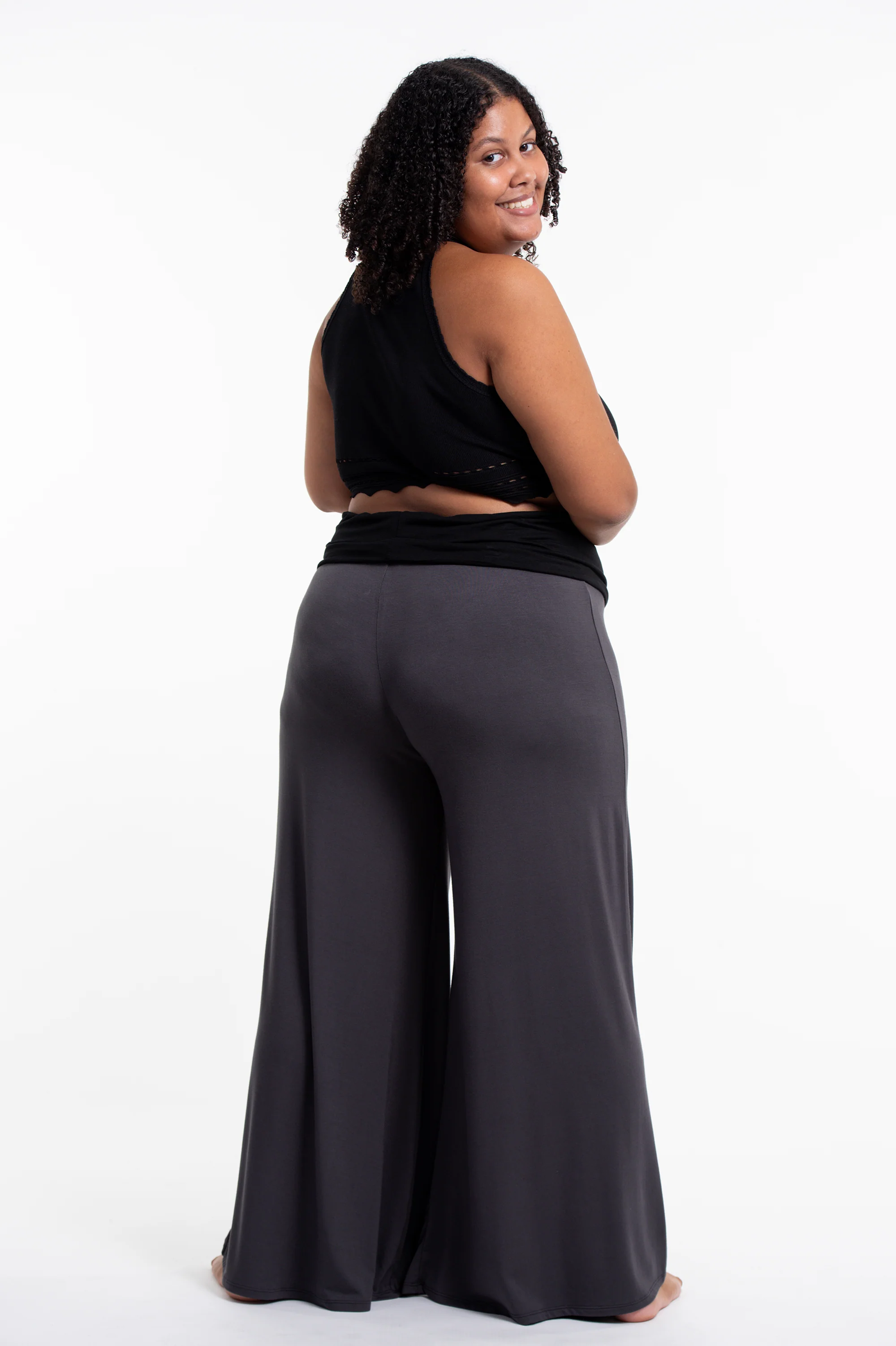 2790-Plus-Size-Birds-Print-Wide-Leg-Palazzo-Harem-Pants-Cotton-Spandex-in-Gray-4.webp Plus Size Birds Print Wide Leg Palazzo Harem Pants Cotton Spandex in Gray