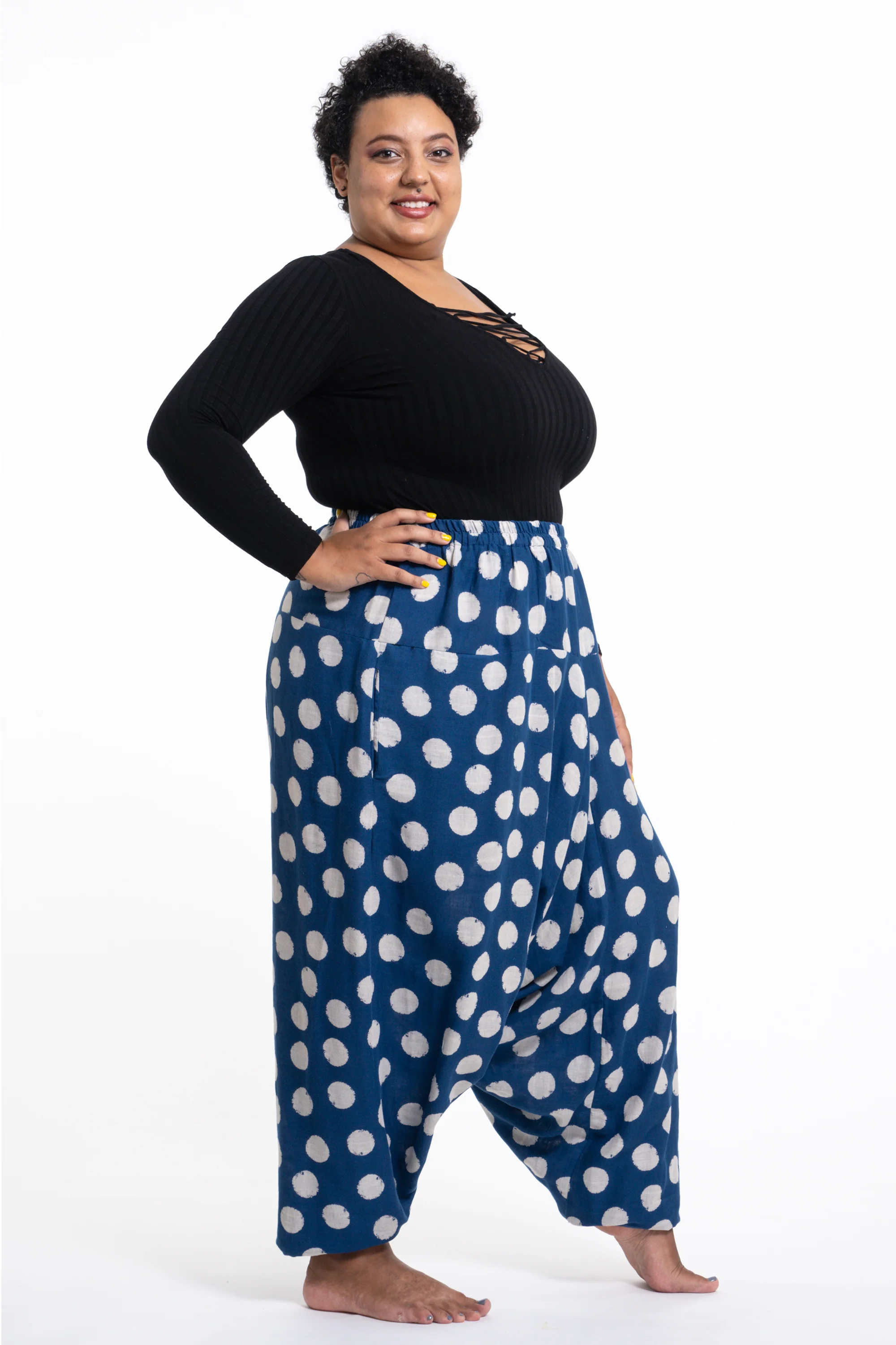 2900-Plus-Size-Polkadot-Prints-Women-s-Low-Cut-Cotton-Harem-Pants-in-Indigo-3.webp Plus Size Polkadot Prints Women's Low Cut Cotton Harem Pants in Indigo