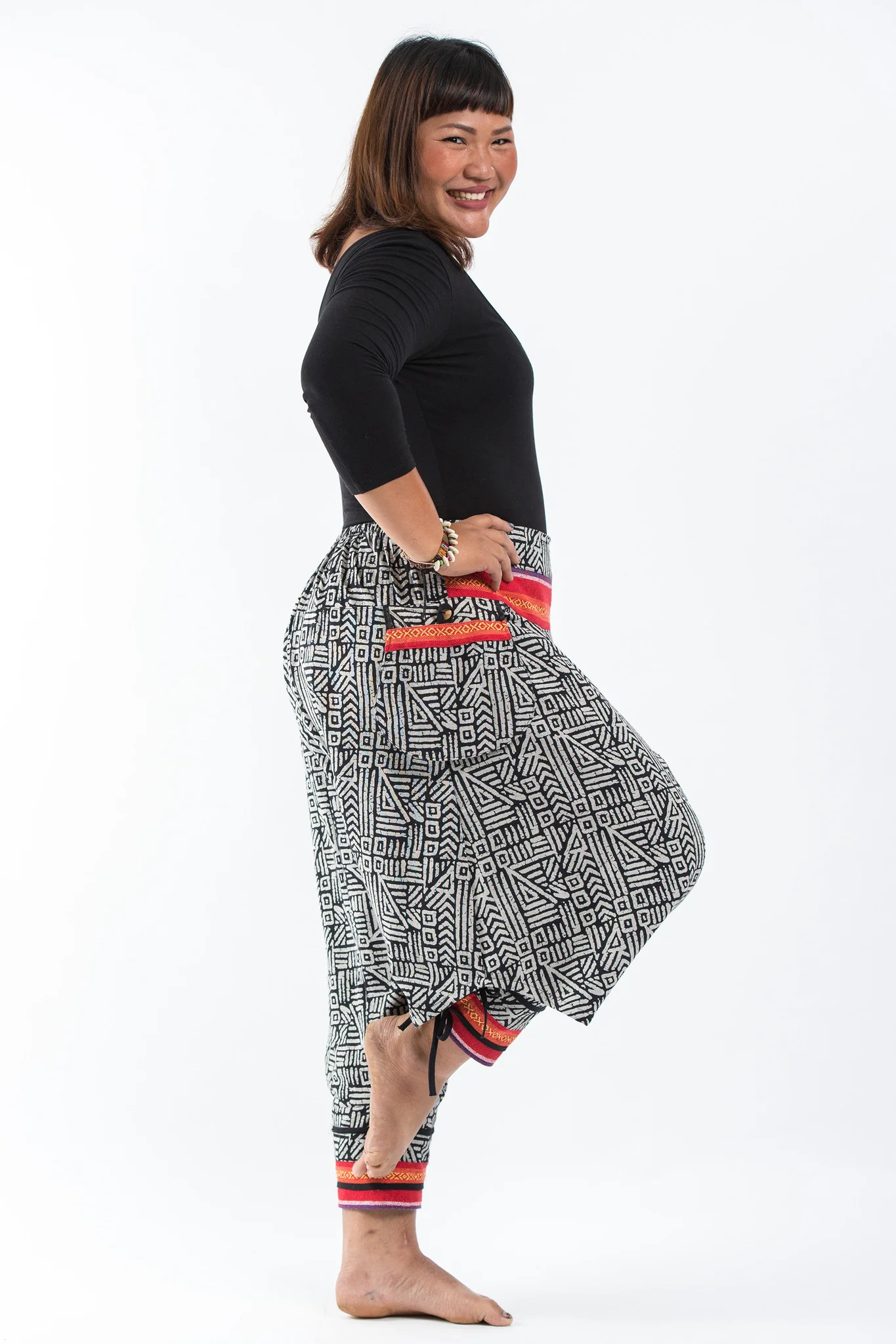 3006-Plus-Size-Woven-Prints-Thai-Hill-Tribe-Fabric-Women-Harem-Pants-with-Ankle-Straps-in-Black-3.webp Plus Size Woven Prints Thai Hill Tribe Fabric Women Harem Pants with Ankle Straps in Black