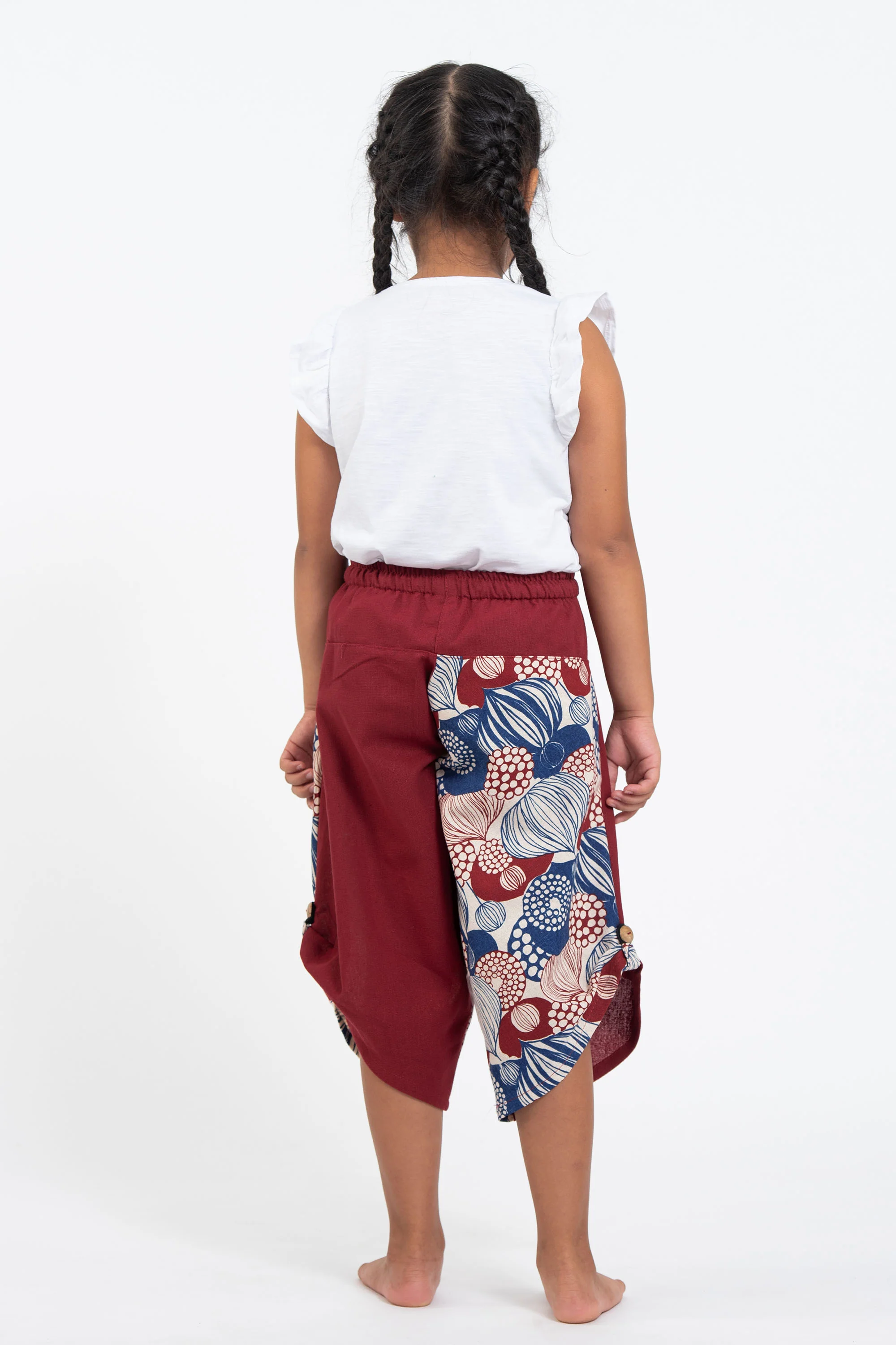 350-Two-Tone-Leaves-Prints-Kids-Three-Quarter-Pants-in-Red-4.webp Two Tone Leaves Prints Kids Three Quarter Pants in Red