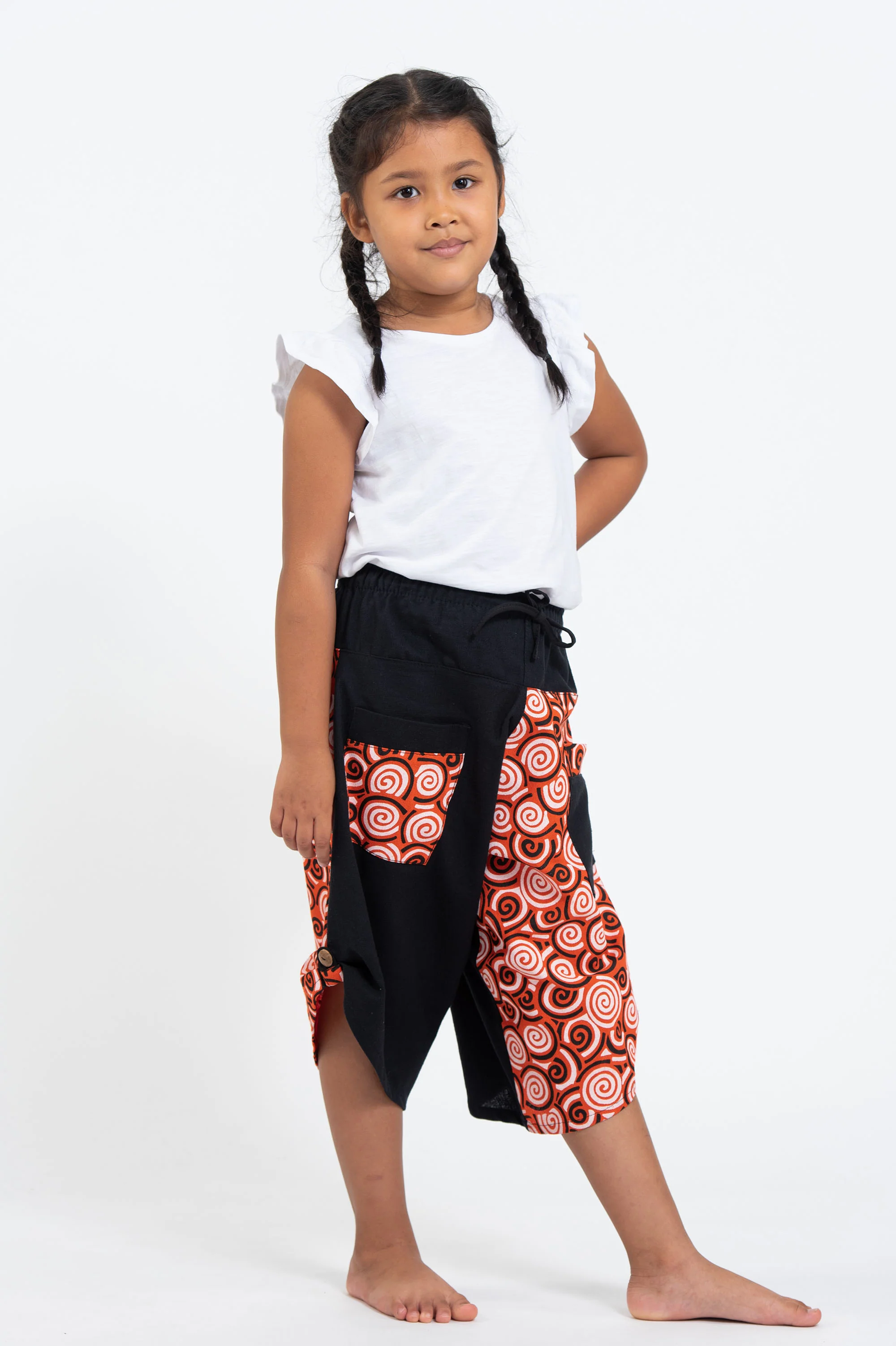 354-Two-Tone-Spirals-Prints-Kids-Three-Quarter-Pants-in-Black-3.webp Two Tone Spirals Prints Kids Three Quarter Pants in Black