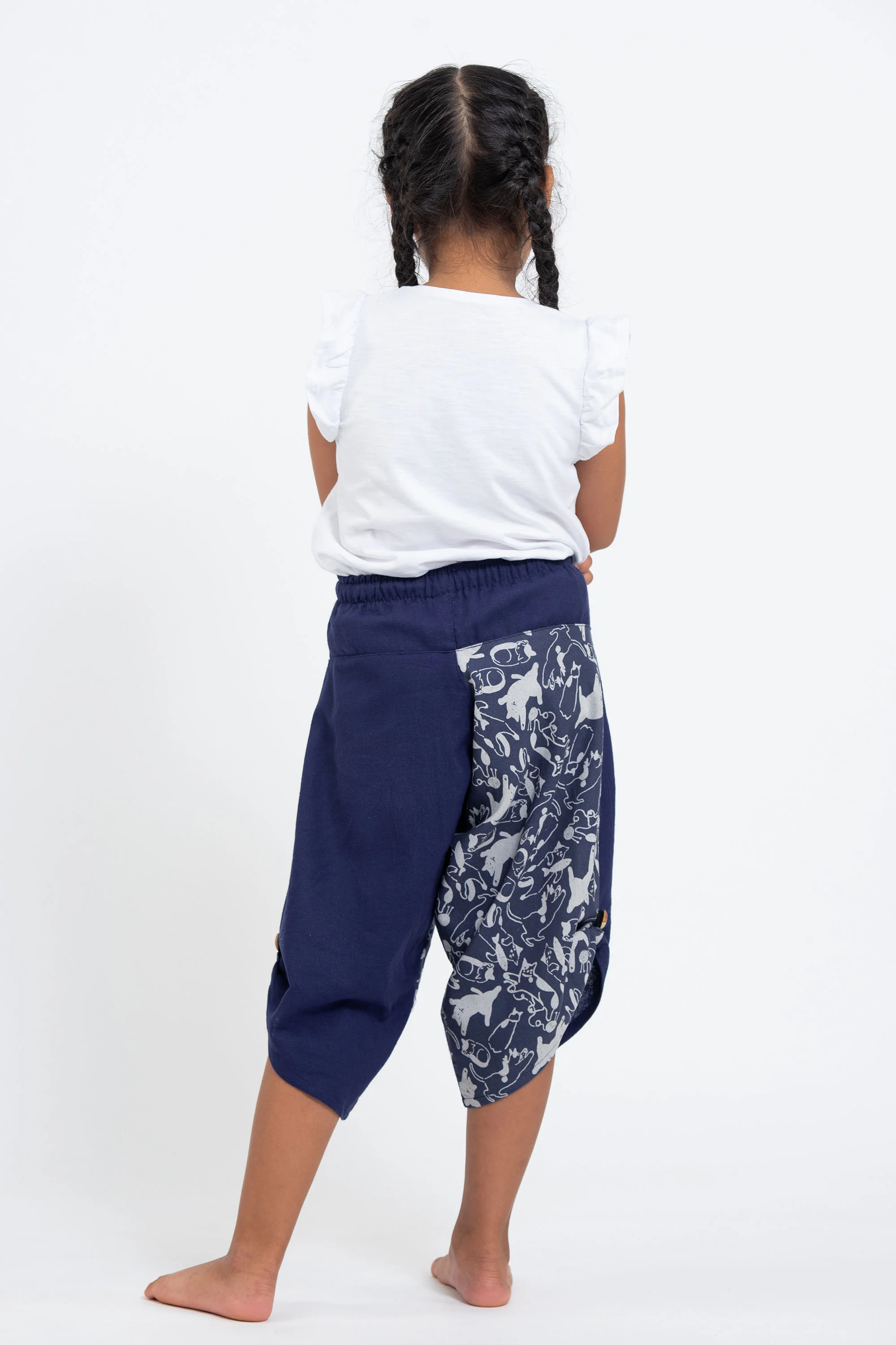 358-Two-Tone-Cats-Prints-Kids-Three-Quarter-Pants-in-Blue-4.webp Two Tone Cats Prints Kids Three Quarter Pants in Blue