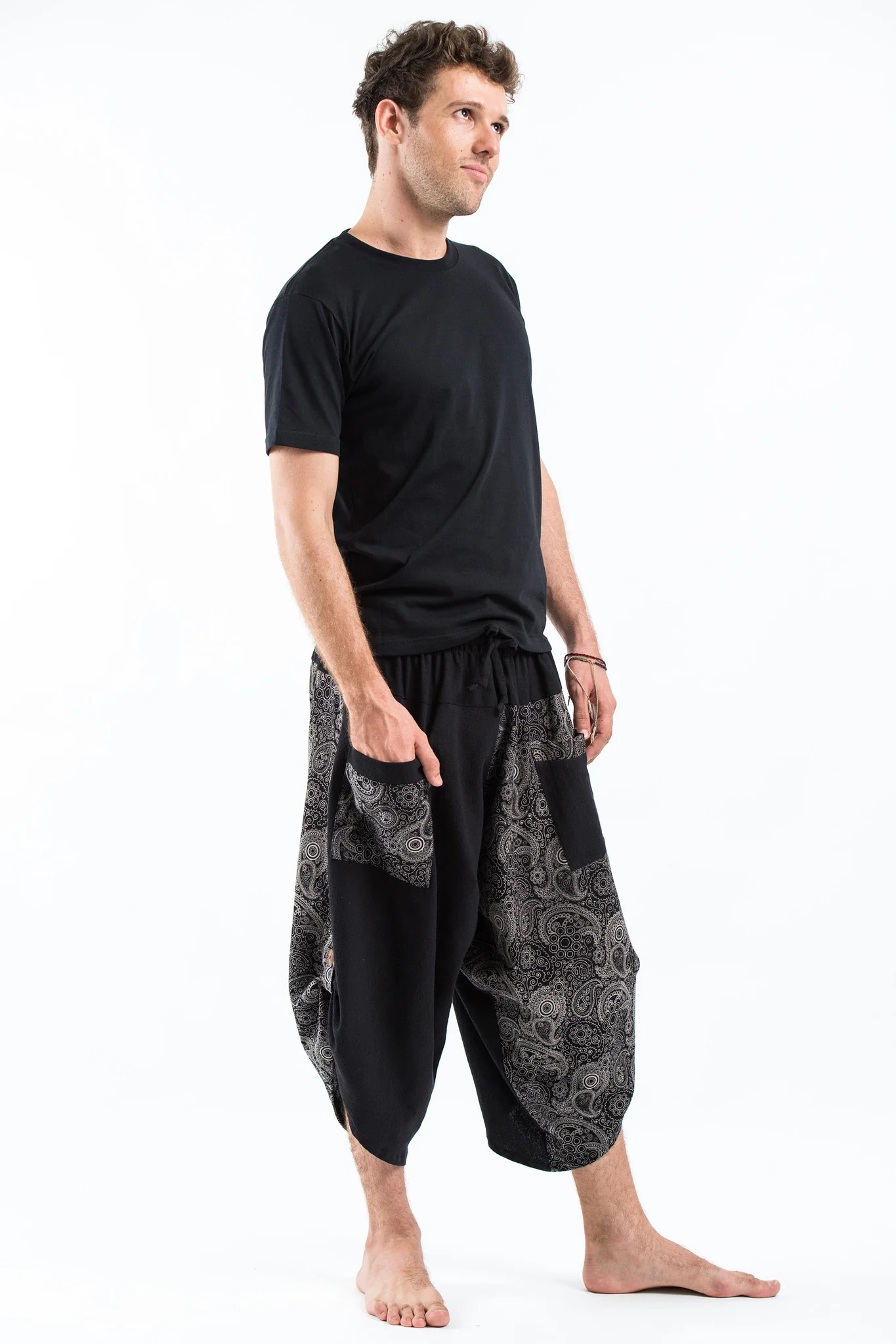 497-Two-Tone-Paisley-Prints-Men-s-Three-Quarter-Pants-in-Black-3.webp Two Tone Paisley Prints Men's Three Quarter Pants in Black