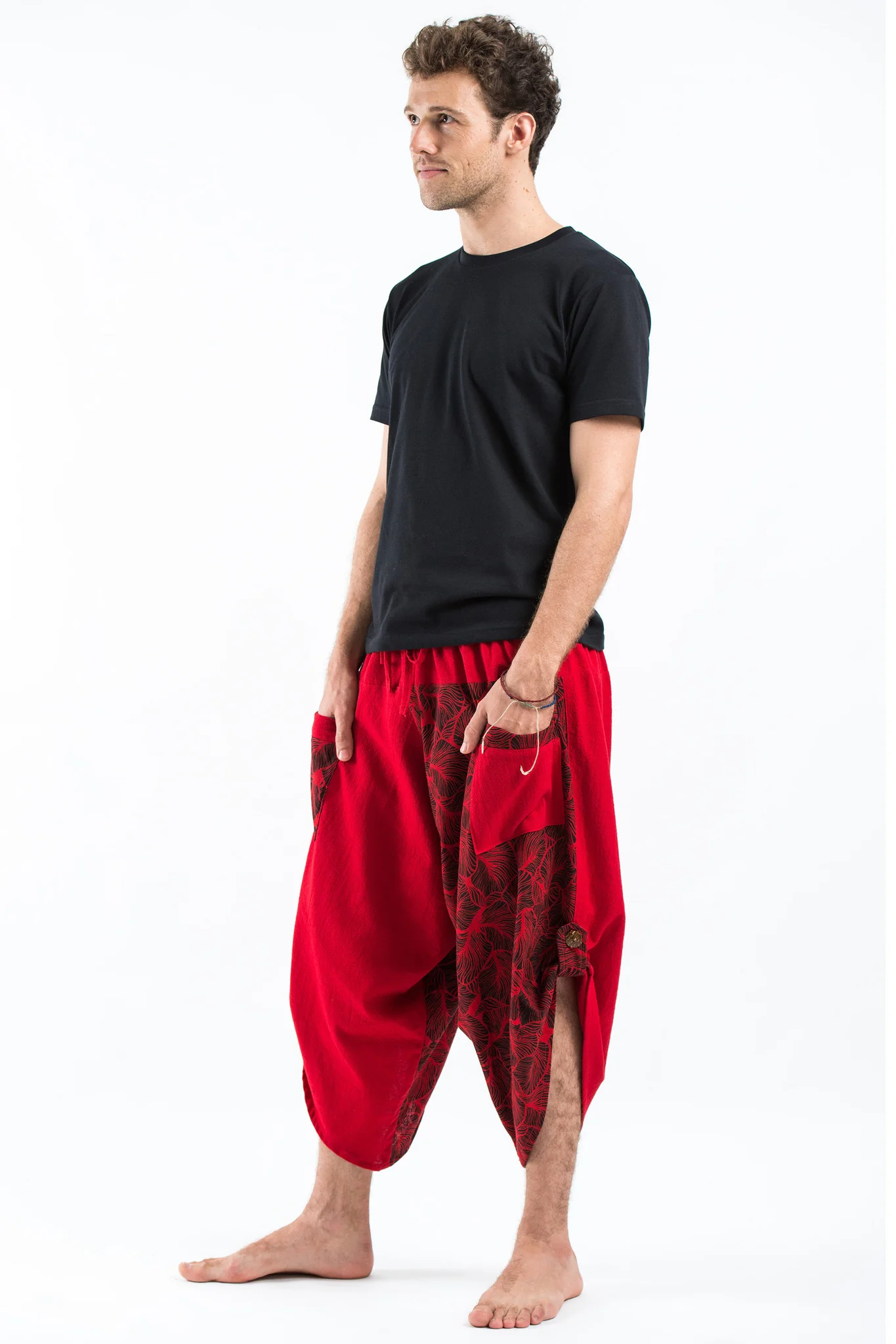 522-Two-Tone-Leaves-Prints-Men-s-Three-Quarter-Pants-in-Red-3.webp Two Tone Leaves Prints Men's Three Quarter Pants in Red