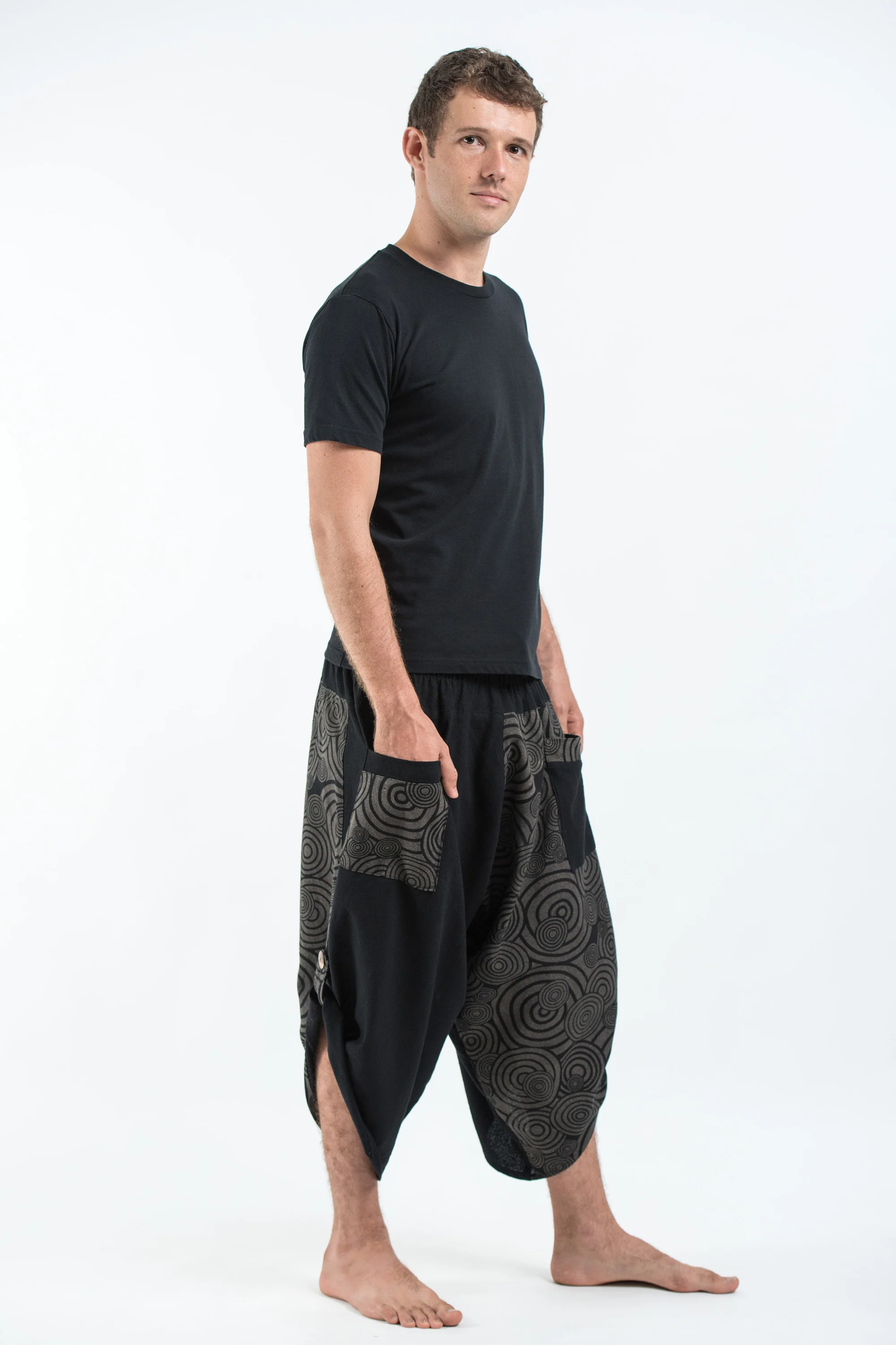 592-Two-Tone-Swirls-Prints-Men-s-Three-Quarter-Pants-in-Black-Gray-3.webp Two Tone Swirls Prints Men's Three Quarter Pants in Black Gray