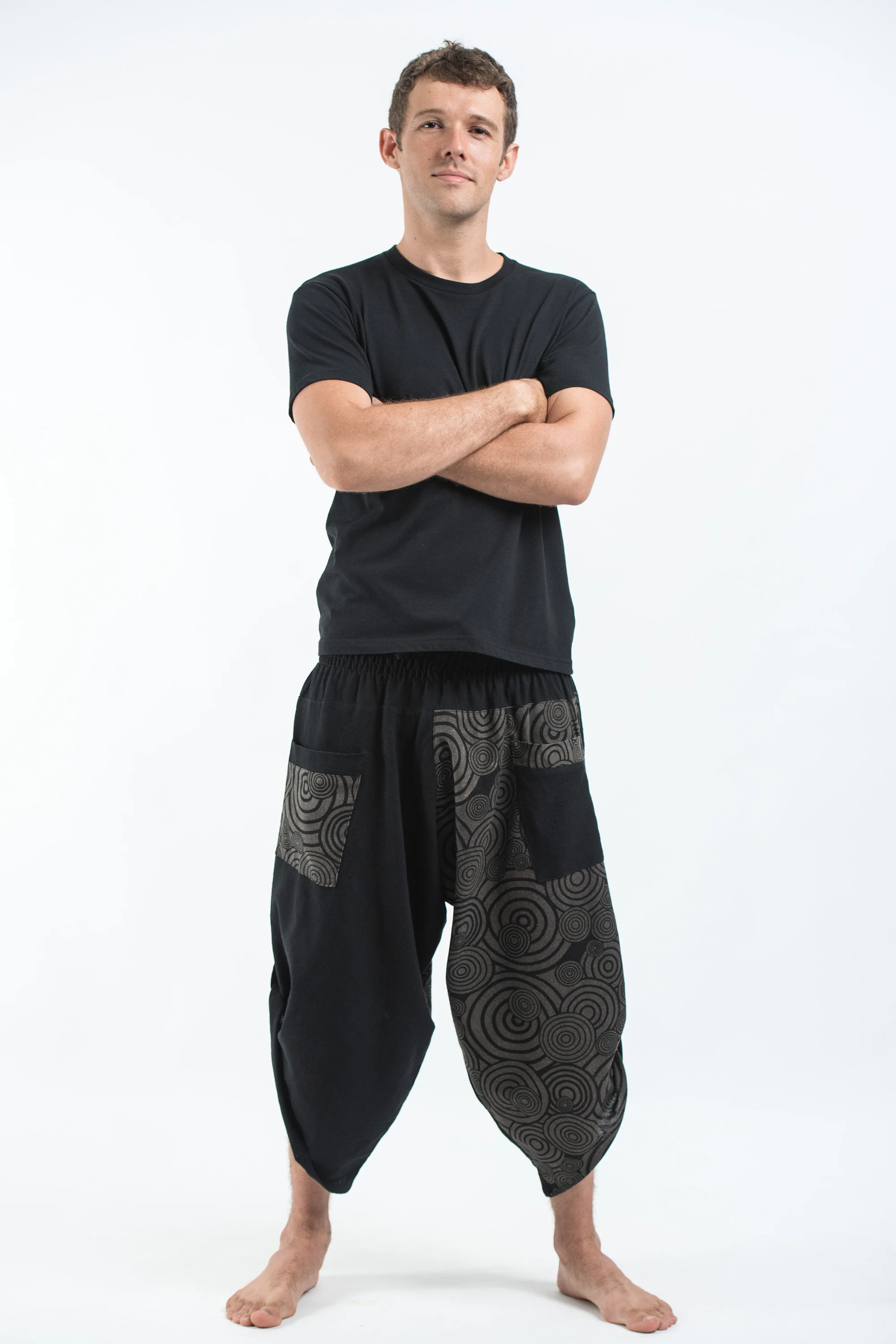 592-Two-Tone-Swirls-Prints-Men-s-Three-Quarter-Pants-in-Black-Gray-4.webp Two Tone Swirls Prints Men's Three Quarter Pants in Black Gray