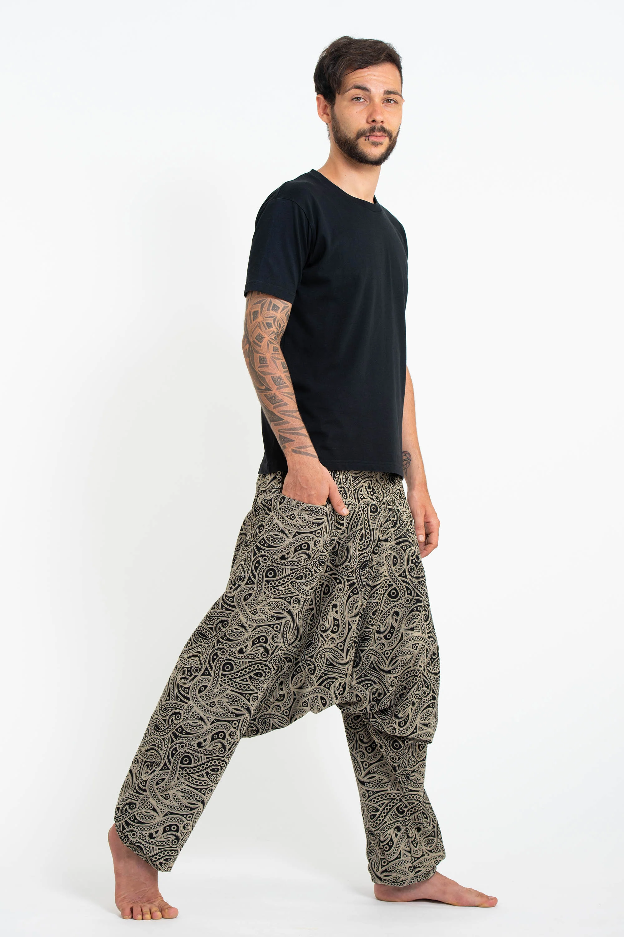 644-Hill-Tribe-Paisley-Print-Men-s-Harem-Pants-in-Black-3.webp Hill Tribe Paisley Print Men's Harem Pants in Black