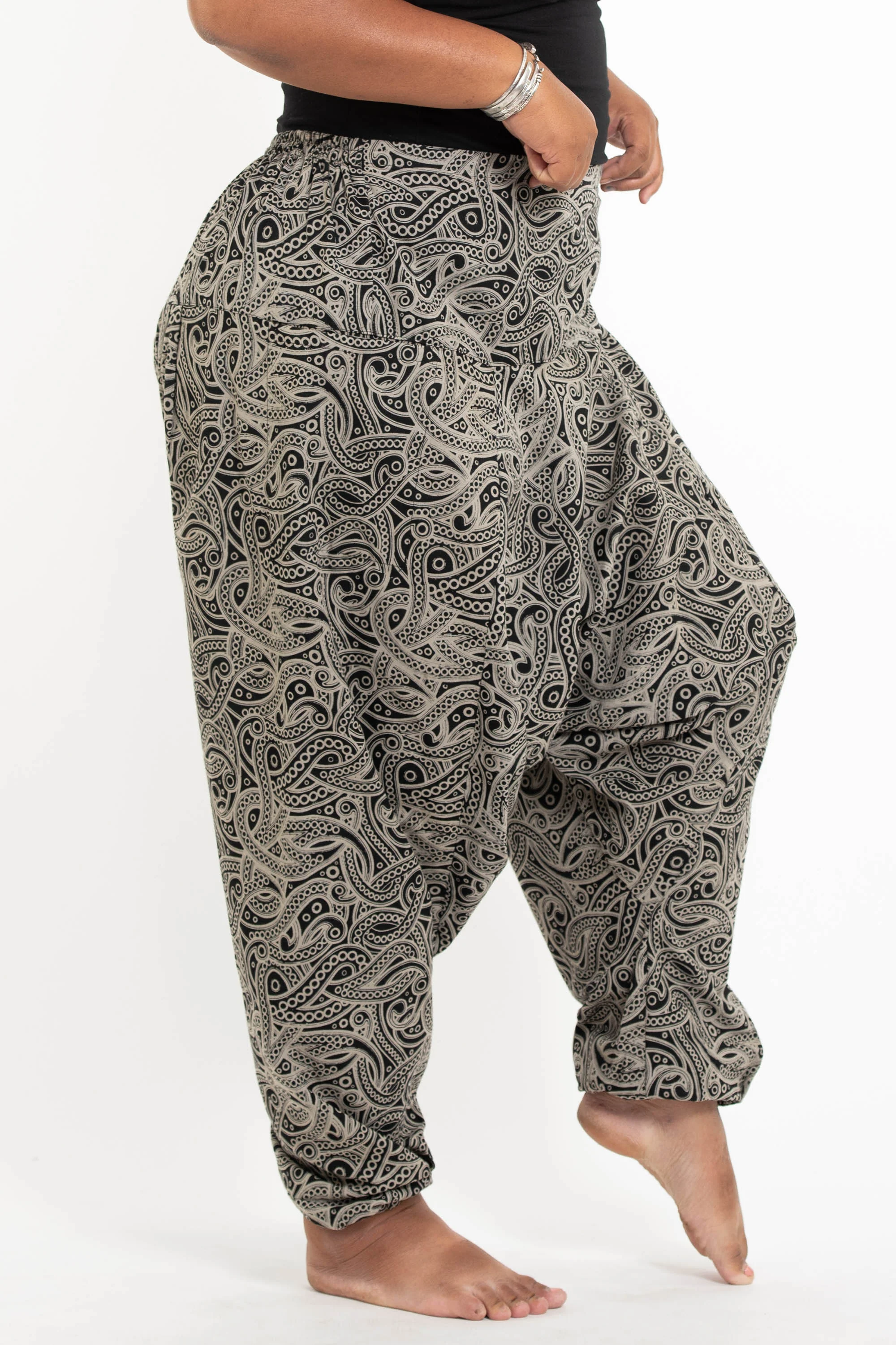 720-Plus-Size-Hill-Tribe-Paisley-Print-Men-s-Harem-Pants-in-Black-3.webp Plus Size Hill Tribe Paisley Print Men's Harem Pants in Black